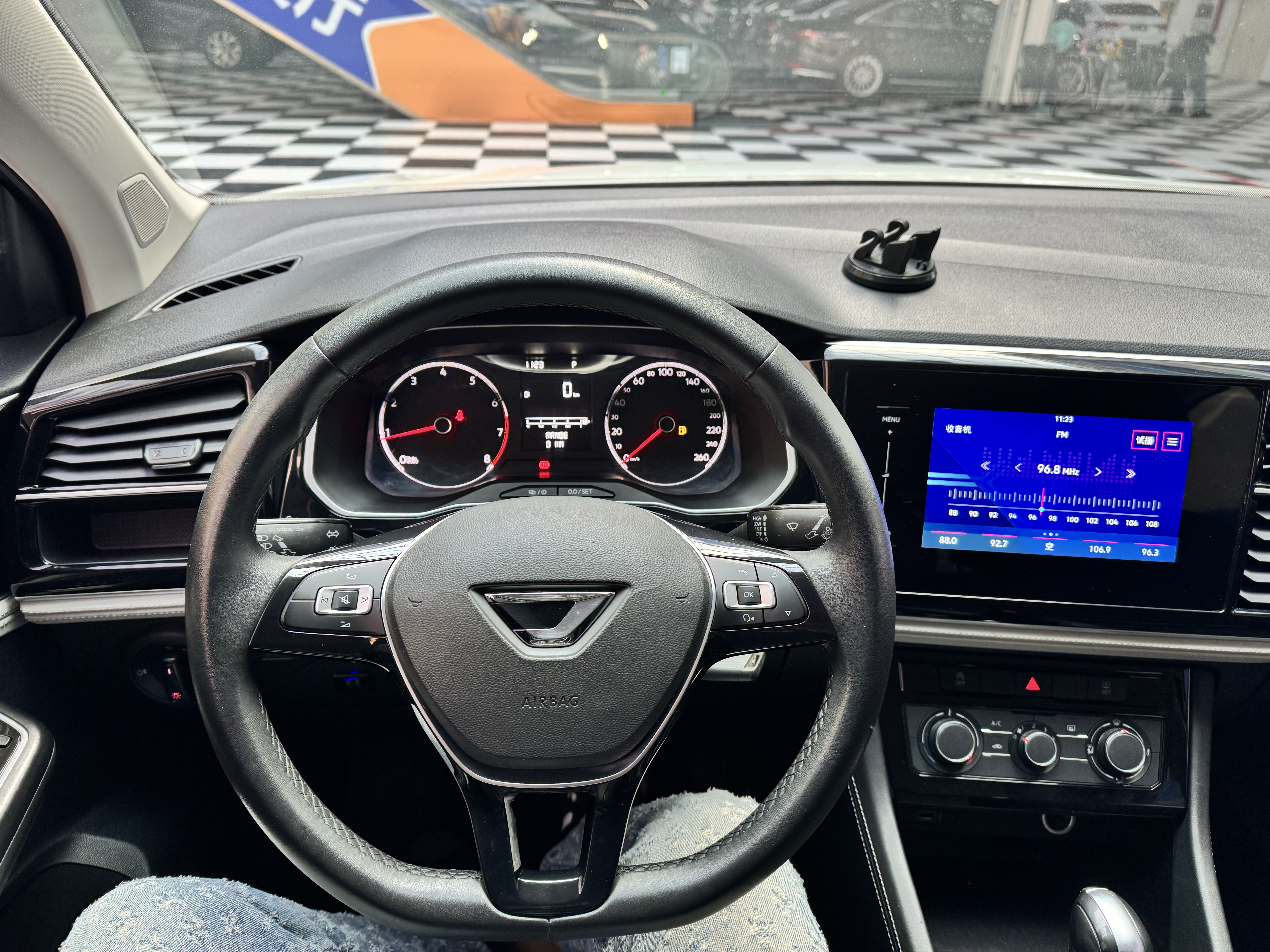 VS5 2023 car image #14