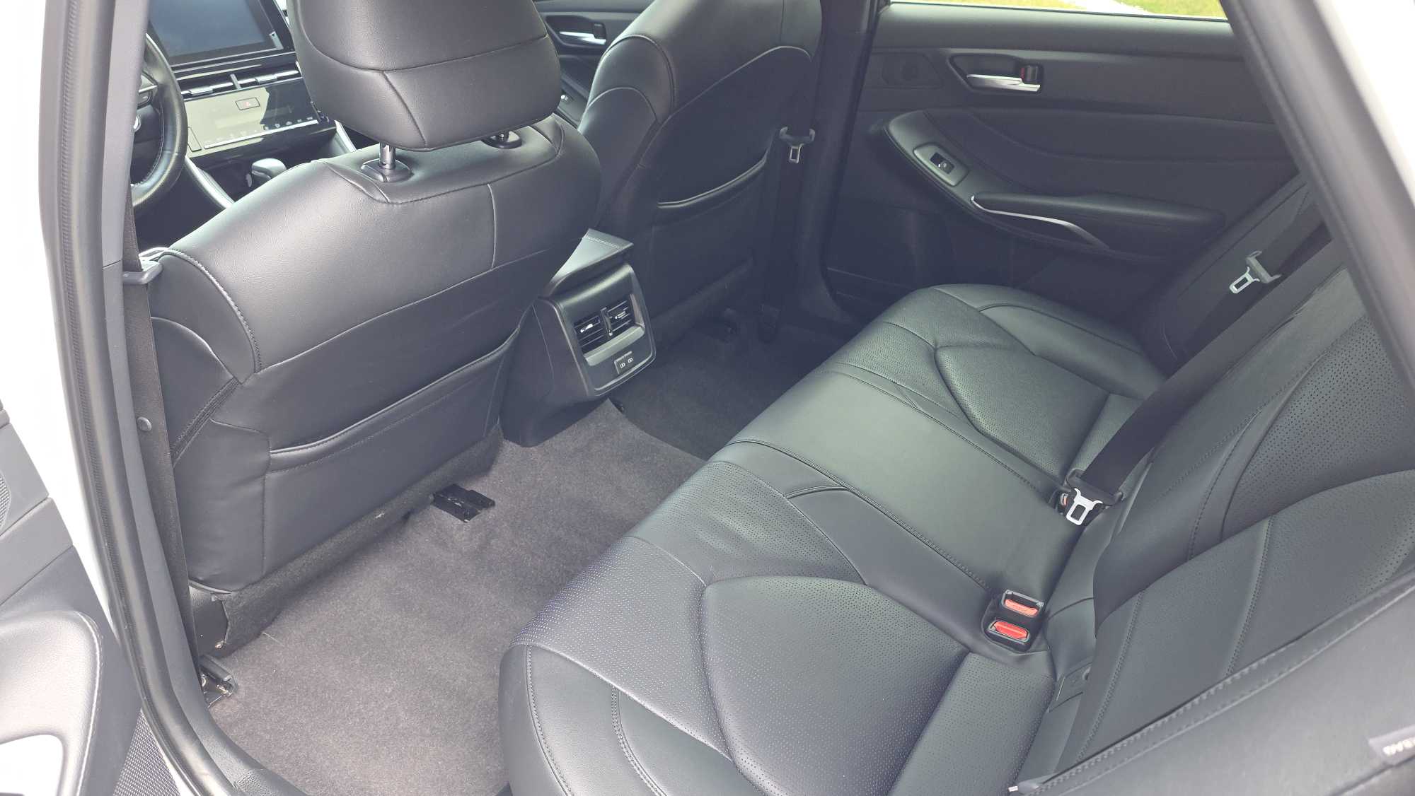 Toyota Avalon 2024 car image #14