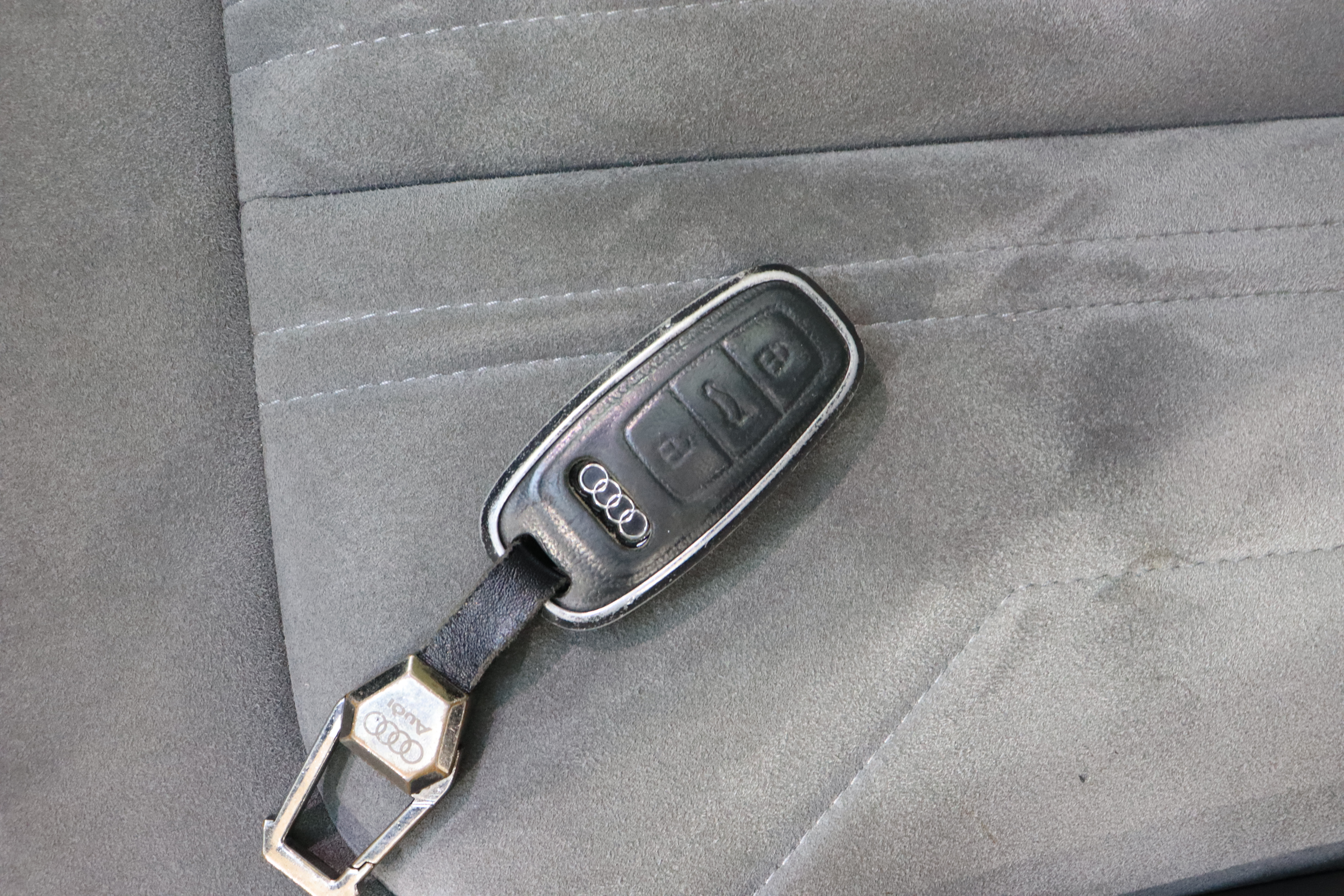 Audi A6L 2023 car image #14