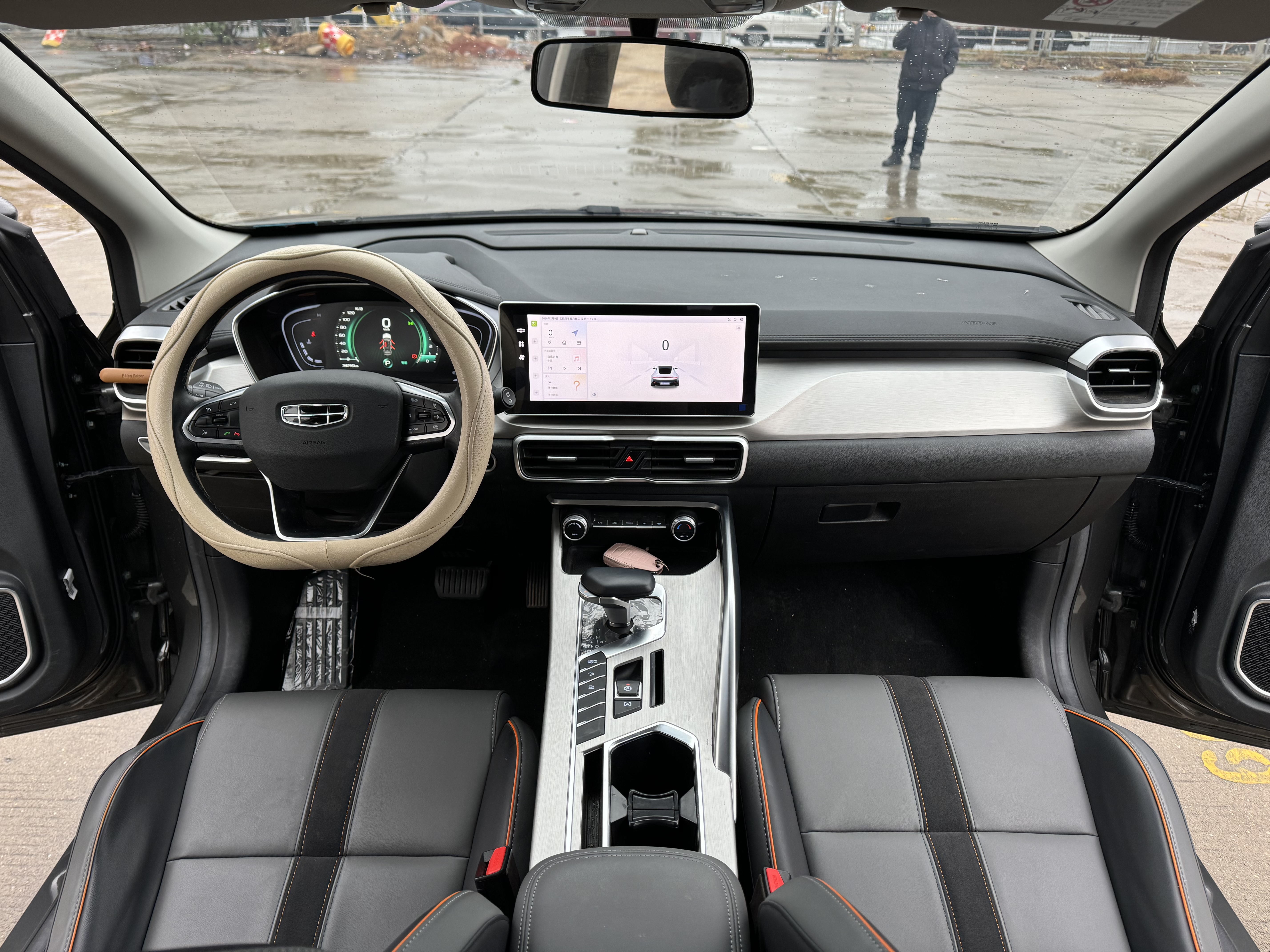 GEELY Coolray 2024 car image #14