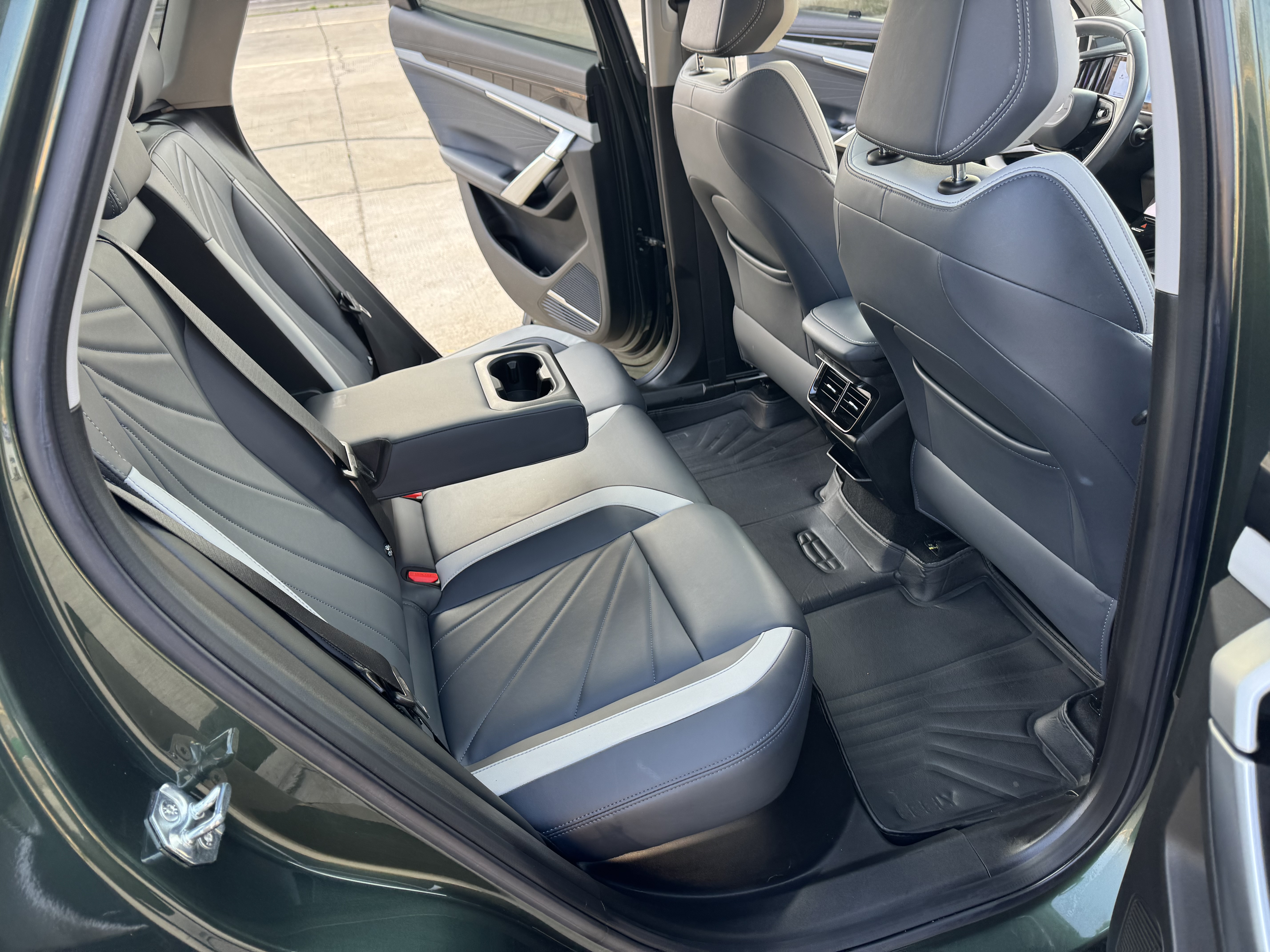 GEELY Boyue L 2024 car image #14
