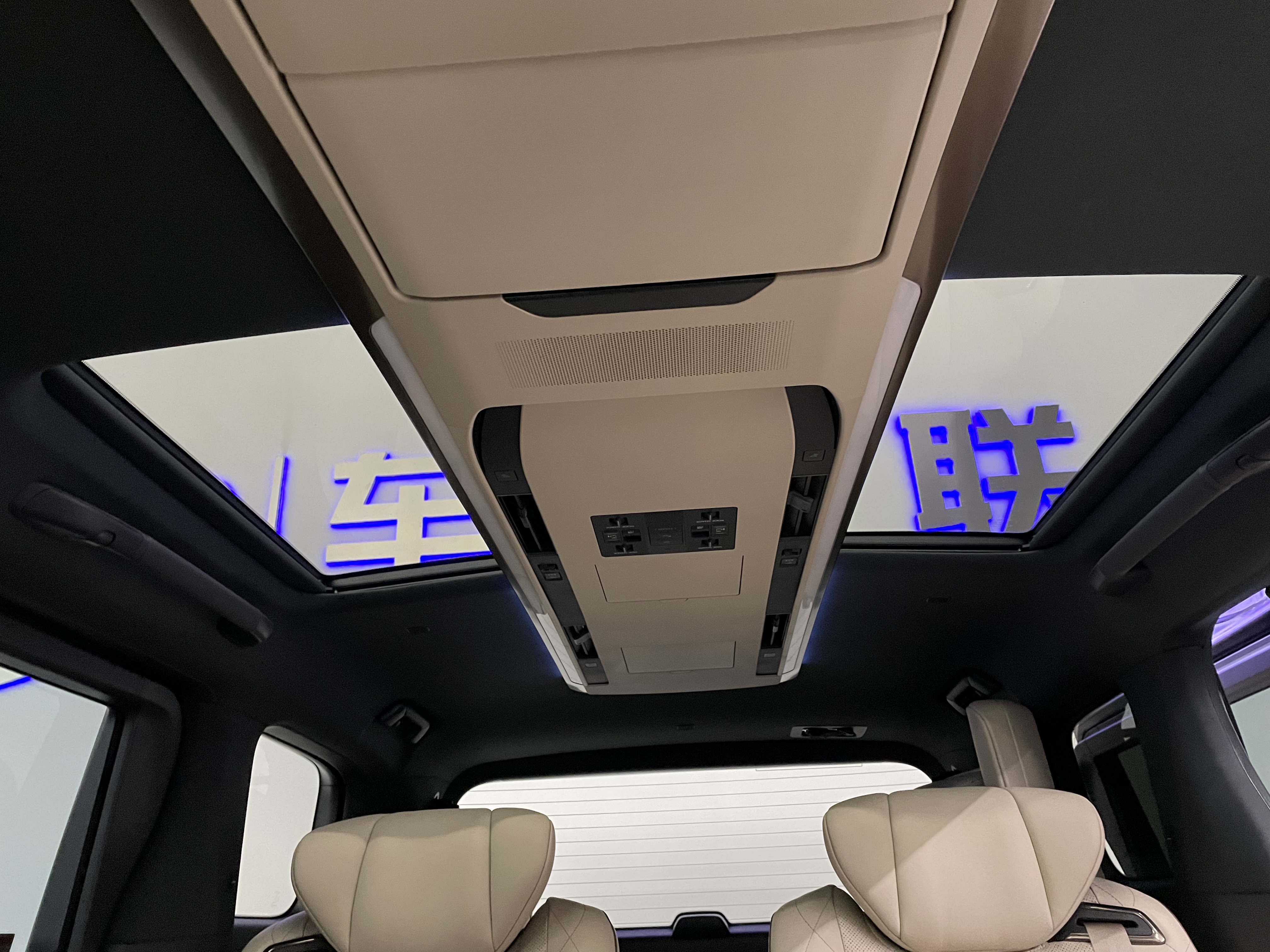 丰田 威尔法 2025 汽车图片 #14