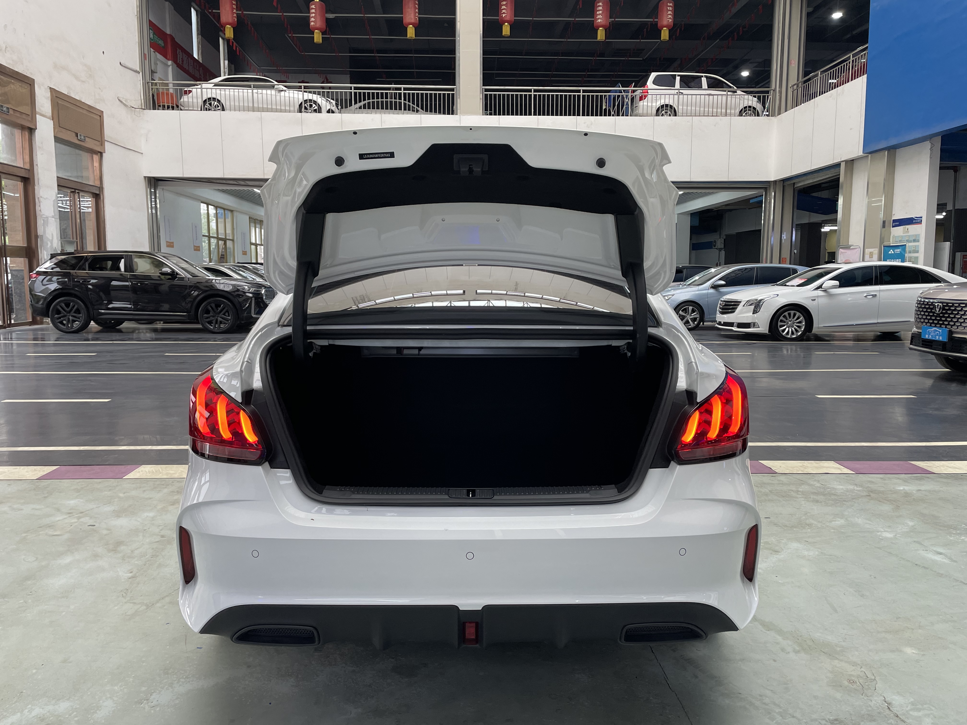 5 2023 #14 5 2023 immagine di auto #14