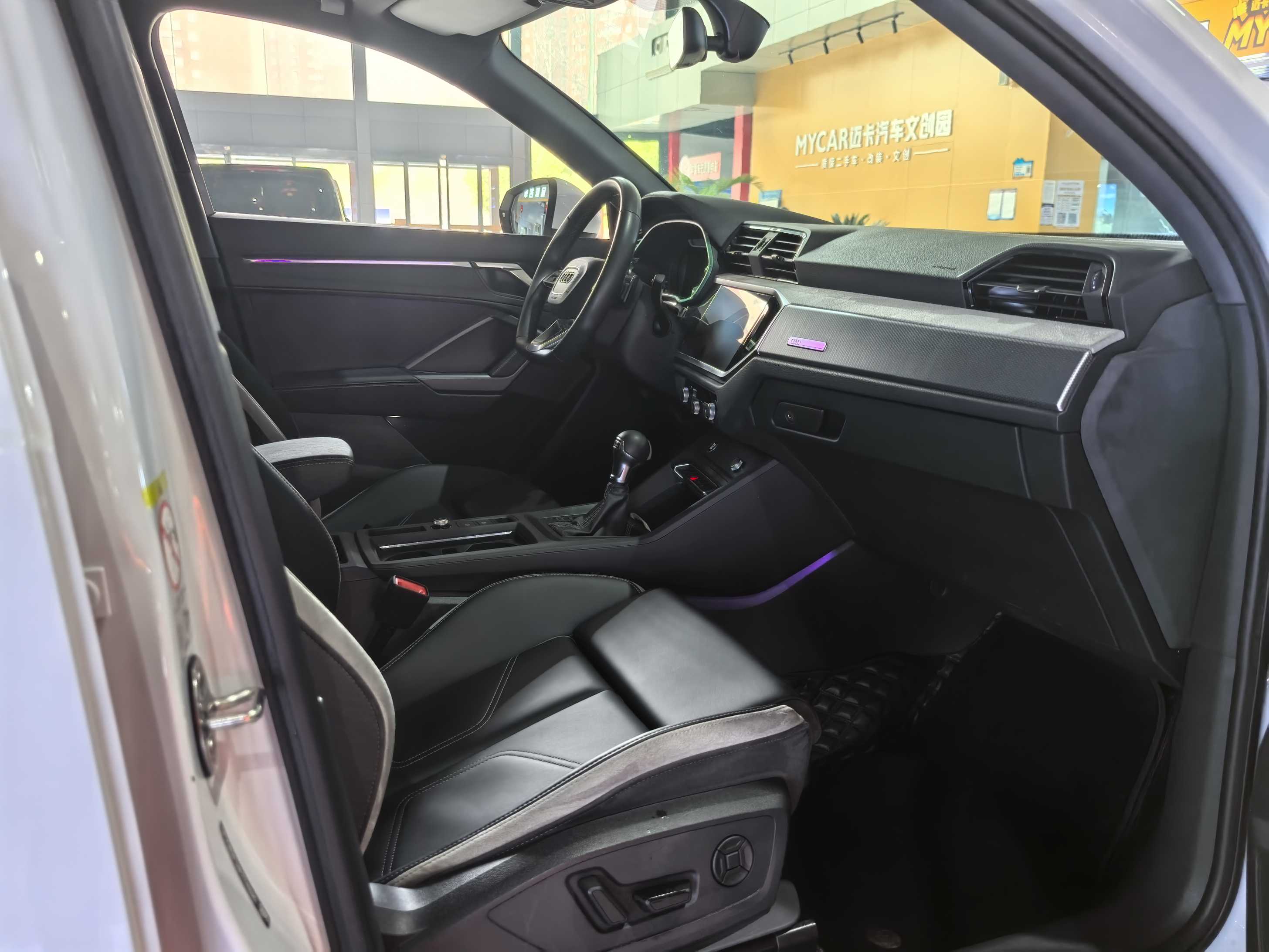 Audi Q3 2024 car image #14