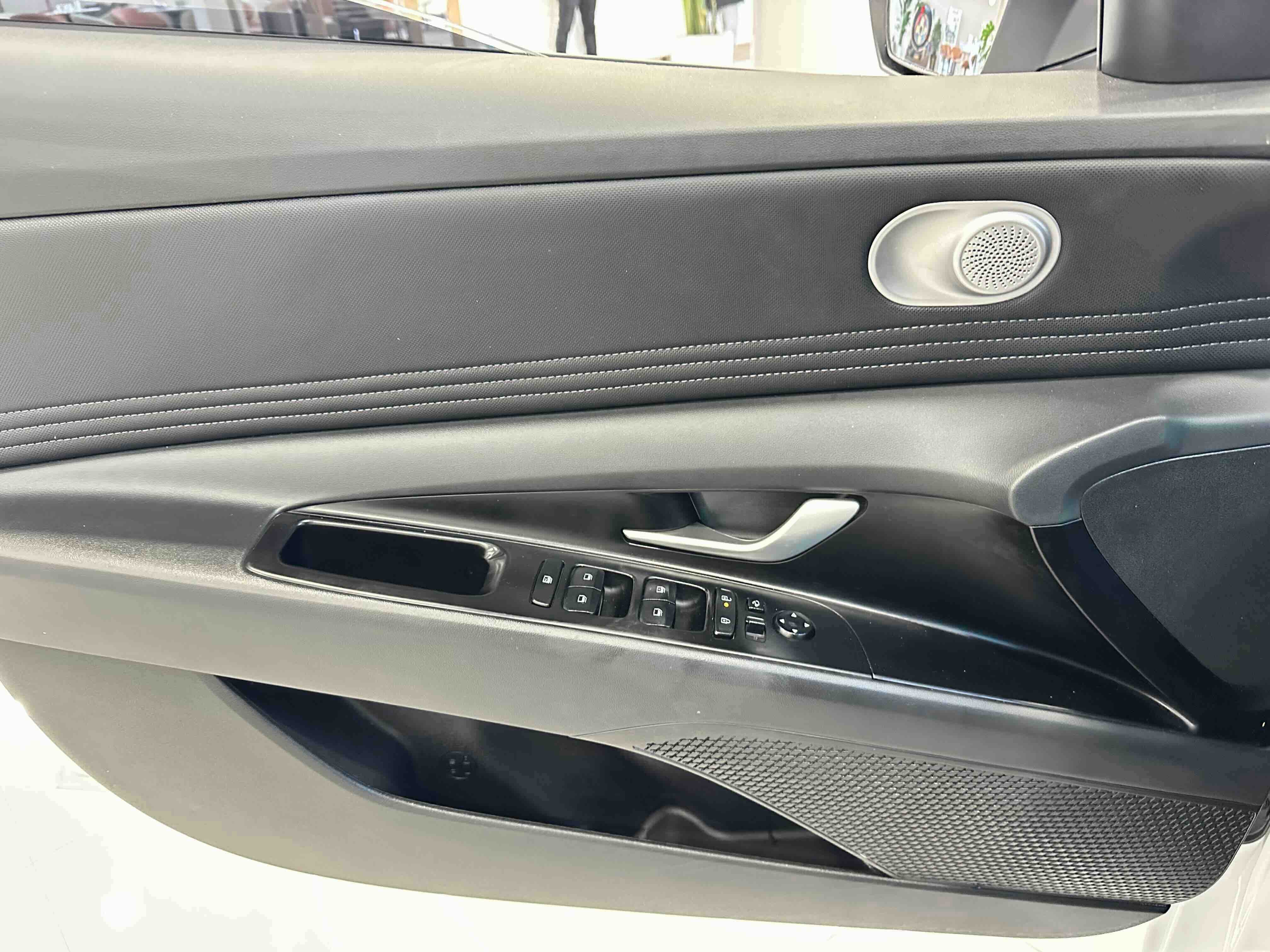 Hyundai Elantra 2023 car image #14