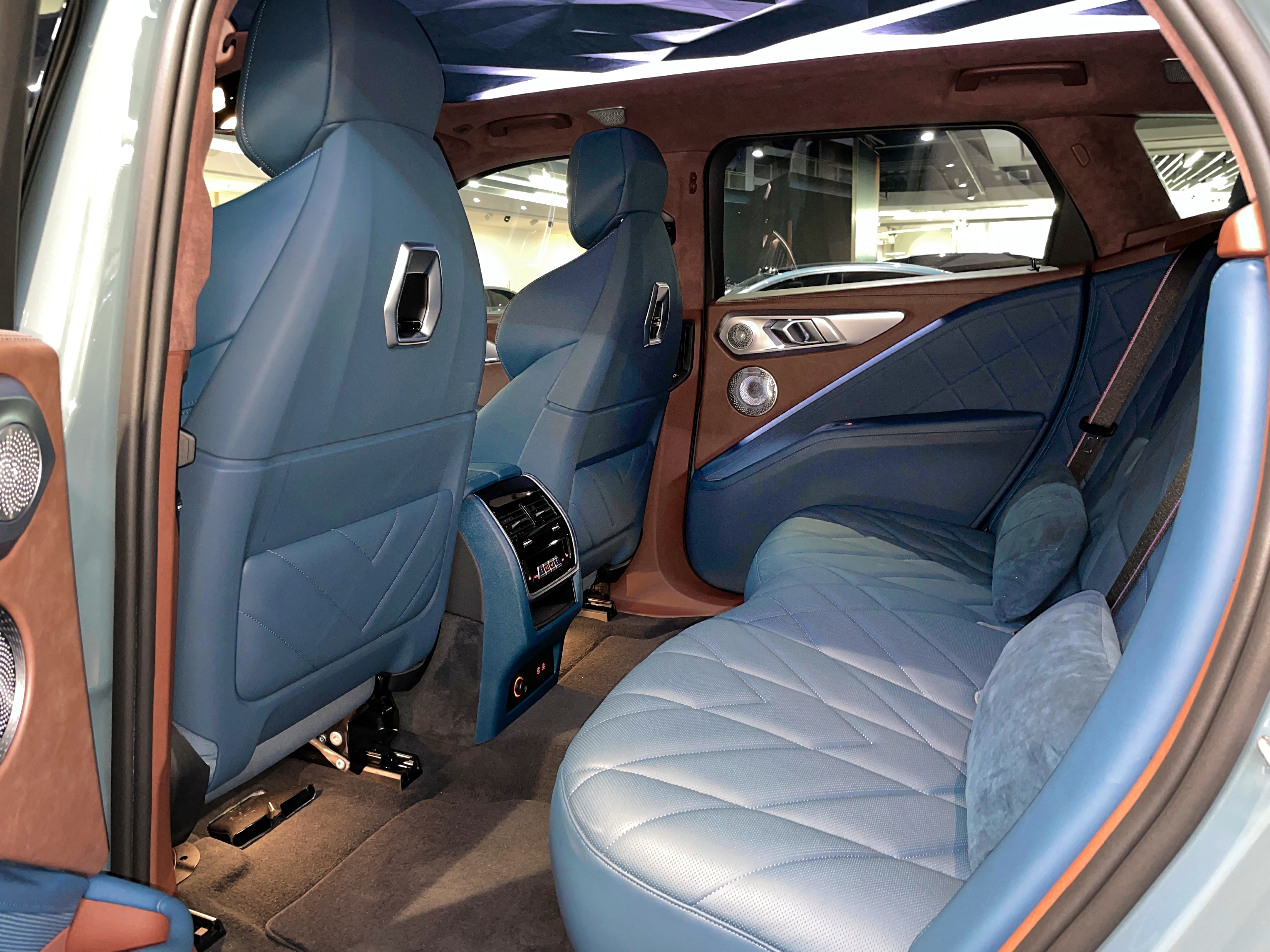 BMW XM 2024 car image #14