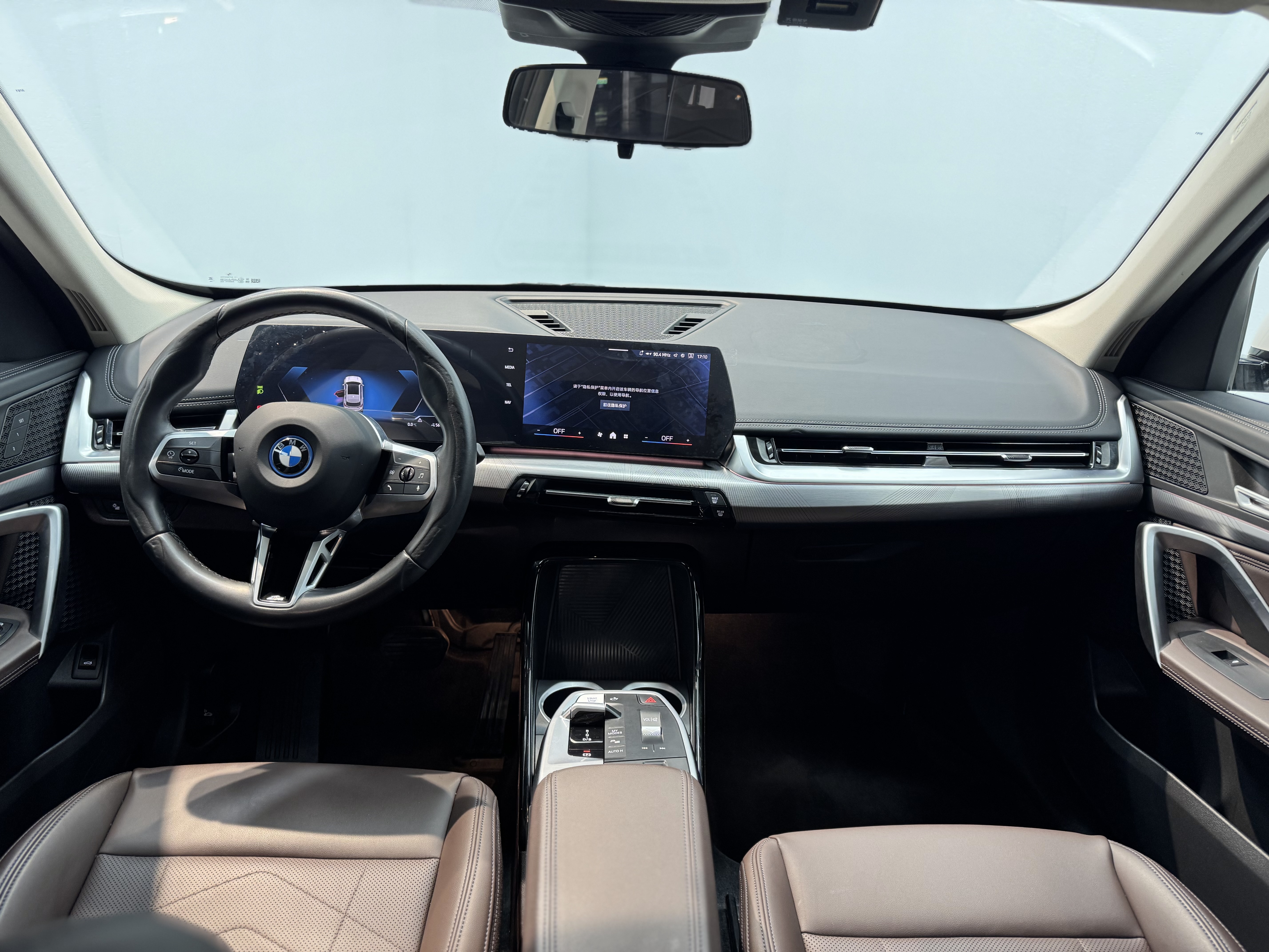 BMW iX1 2024 car image #14