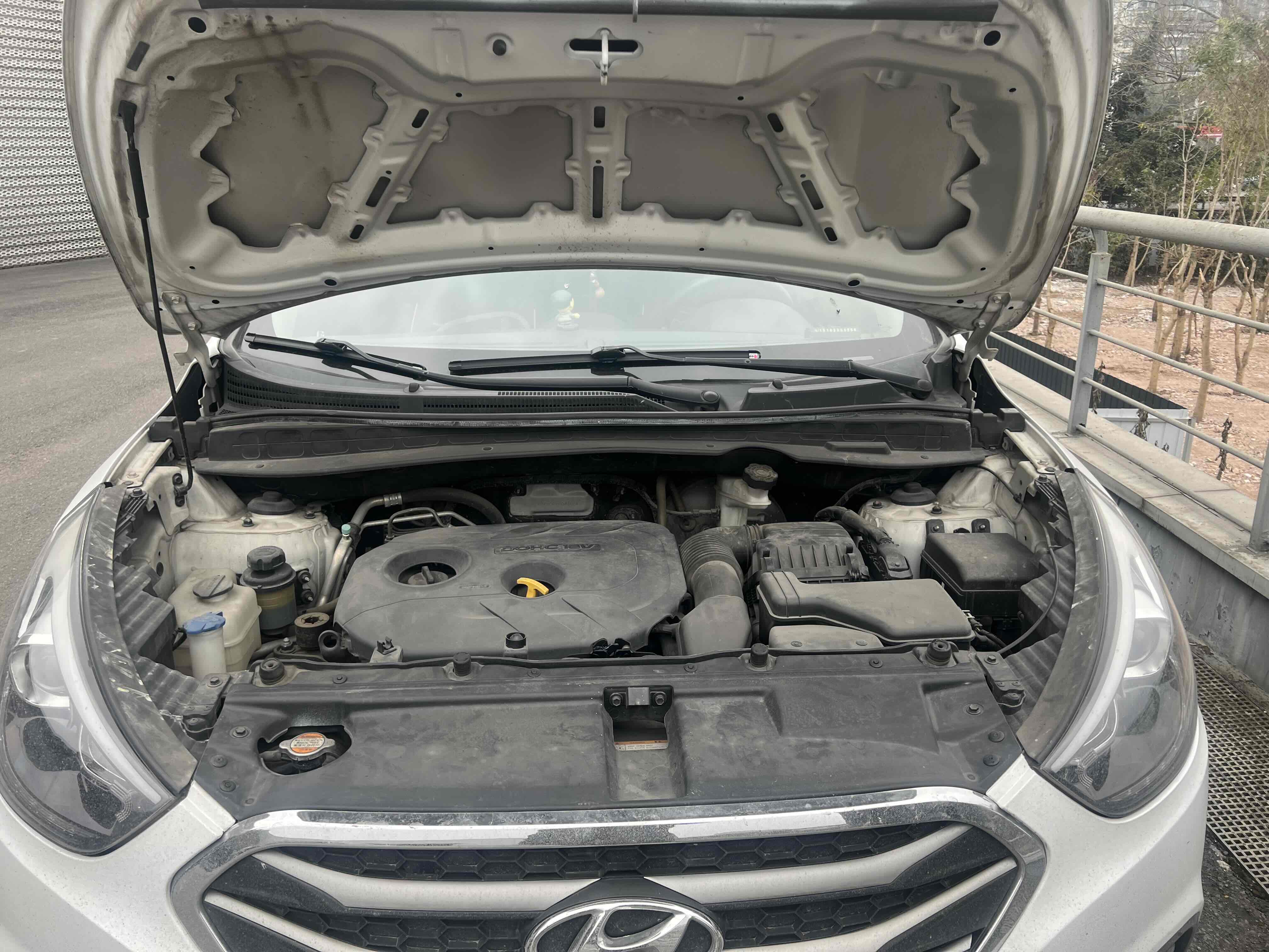 Hyundai ix35 2015 car image #14