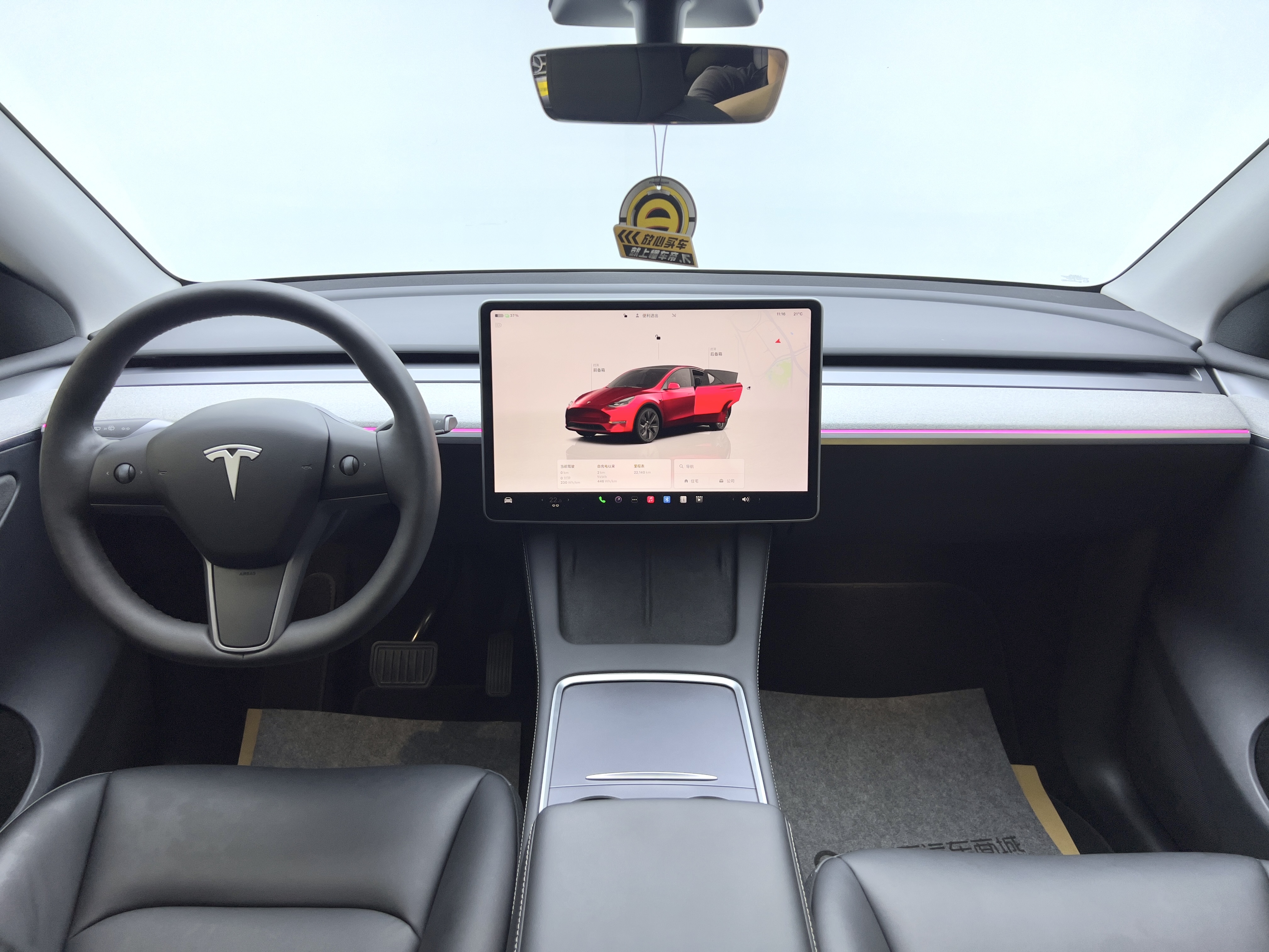 Tesla Model Y 2023 car image #14