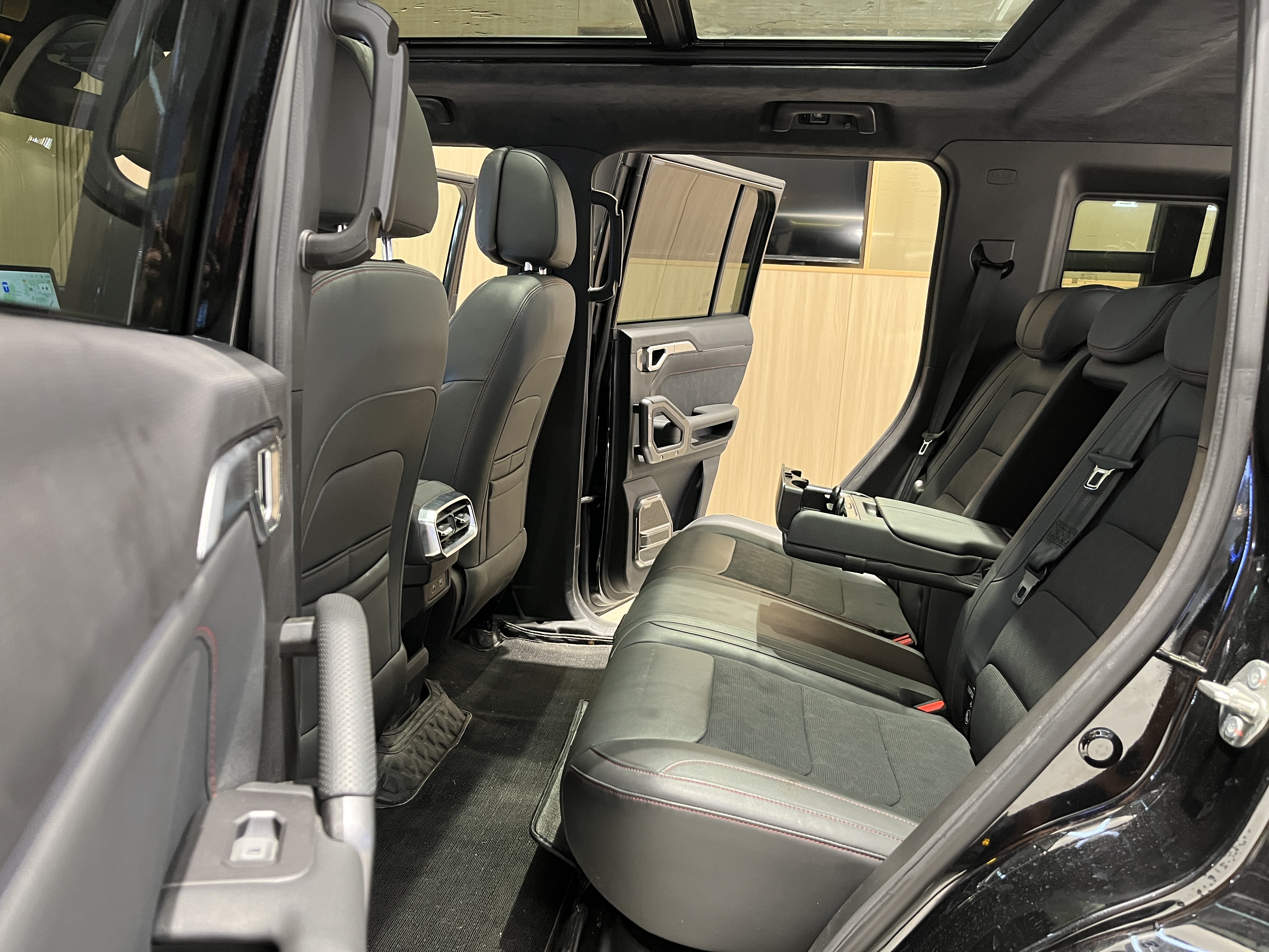 Jetour Traveller 2023 car image #14