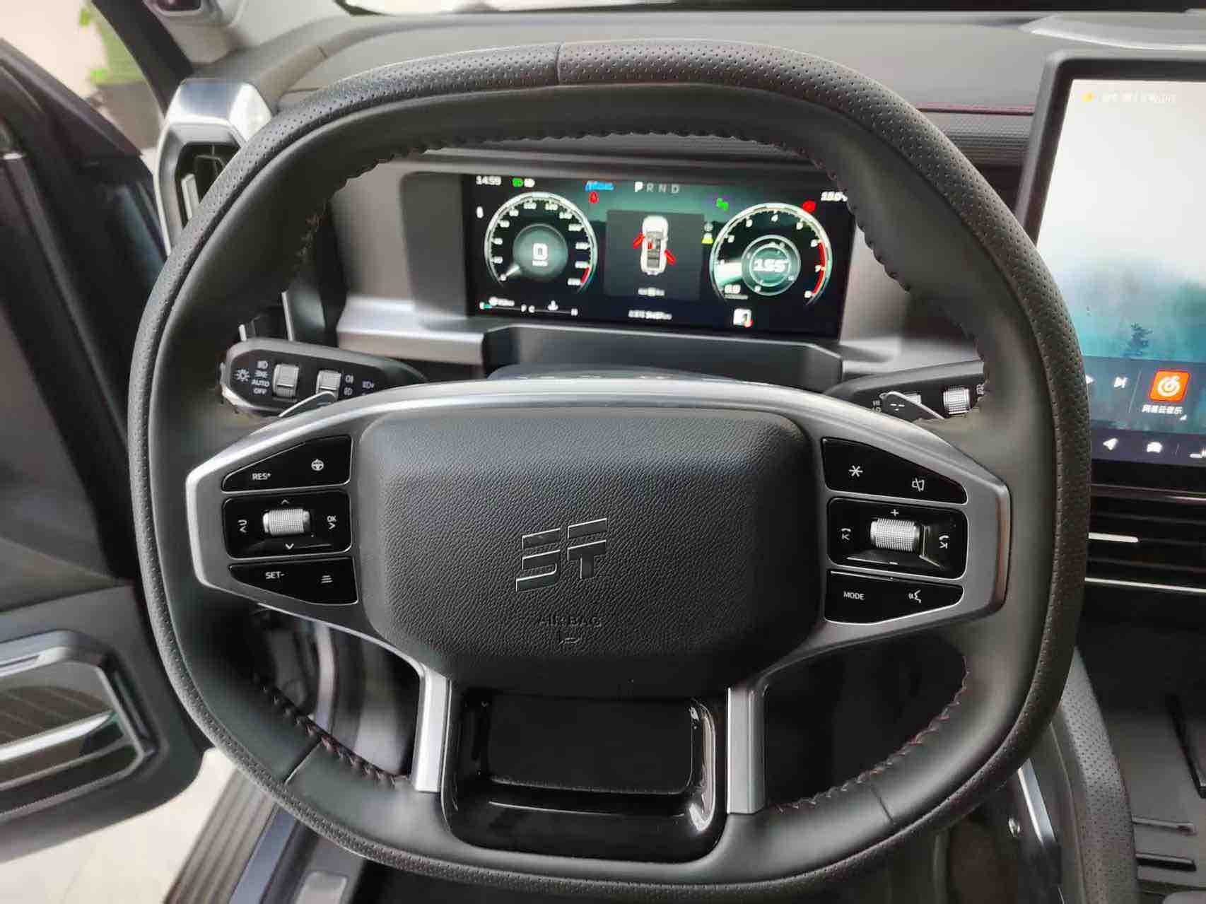 Jetour Traveller 2023 car image #14