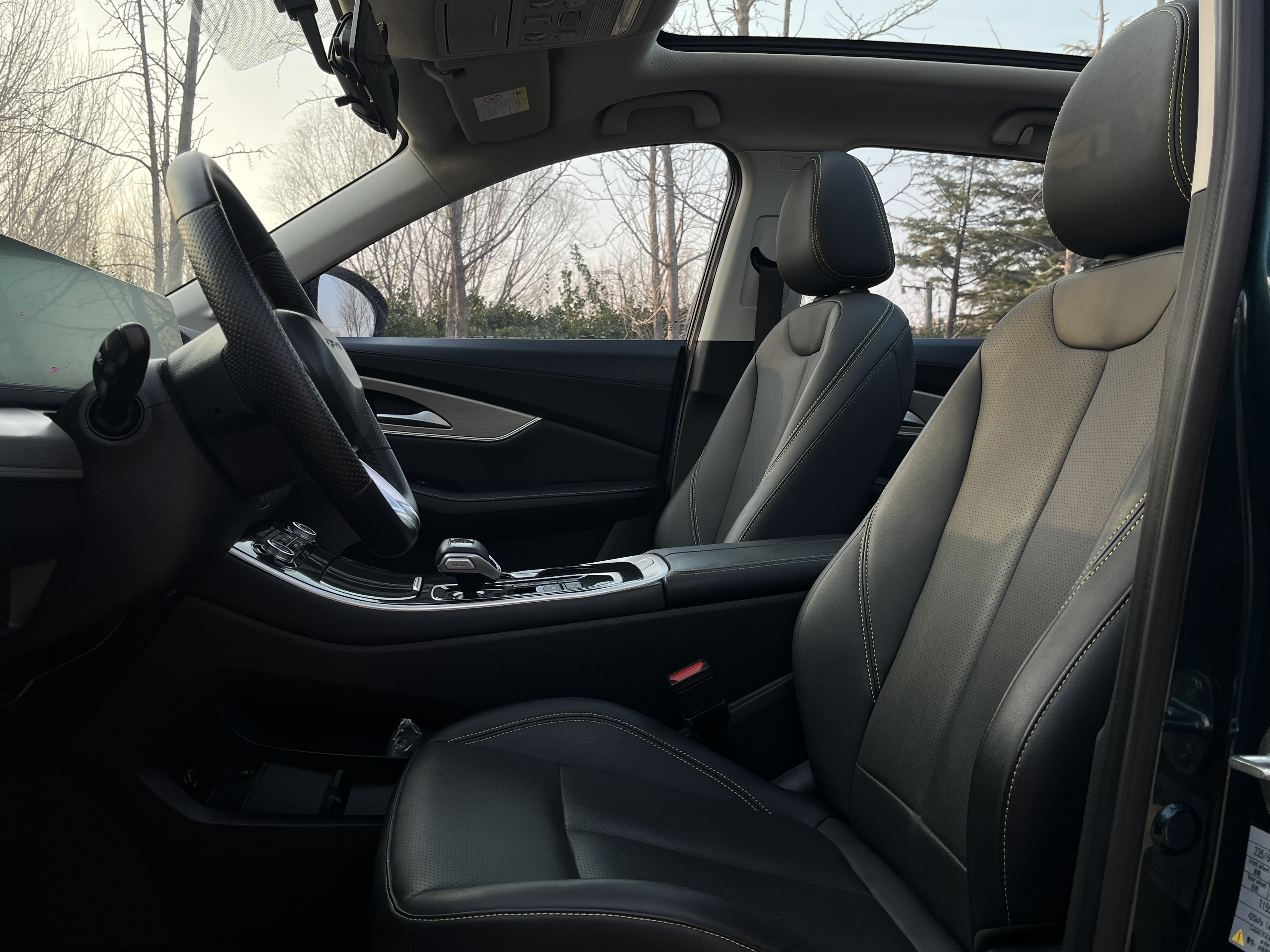 Forthing T5 EVO 2024 car image #14