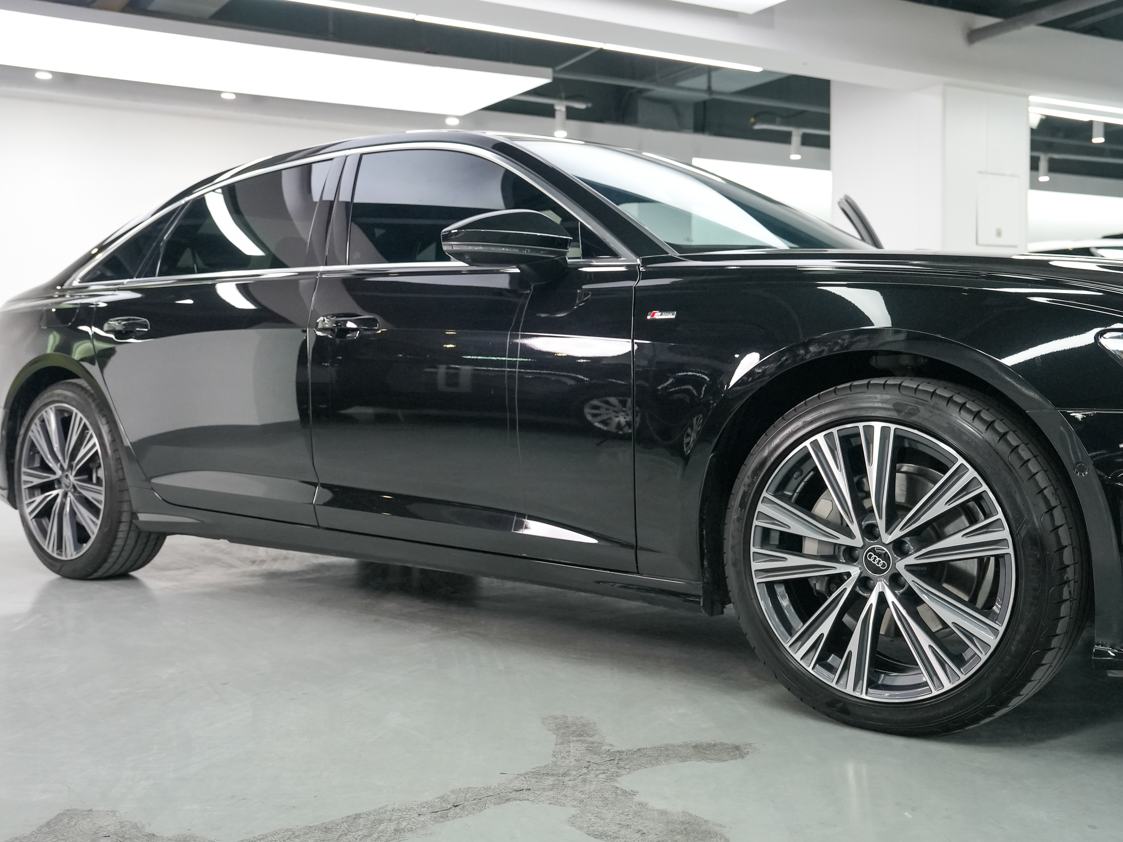 Audi A6L 2024 #14 Audi A6L 2024 car image #14