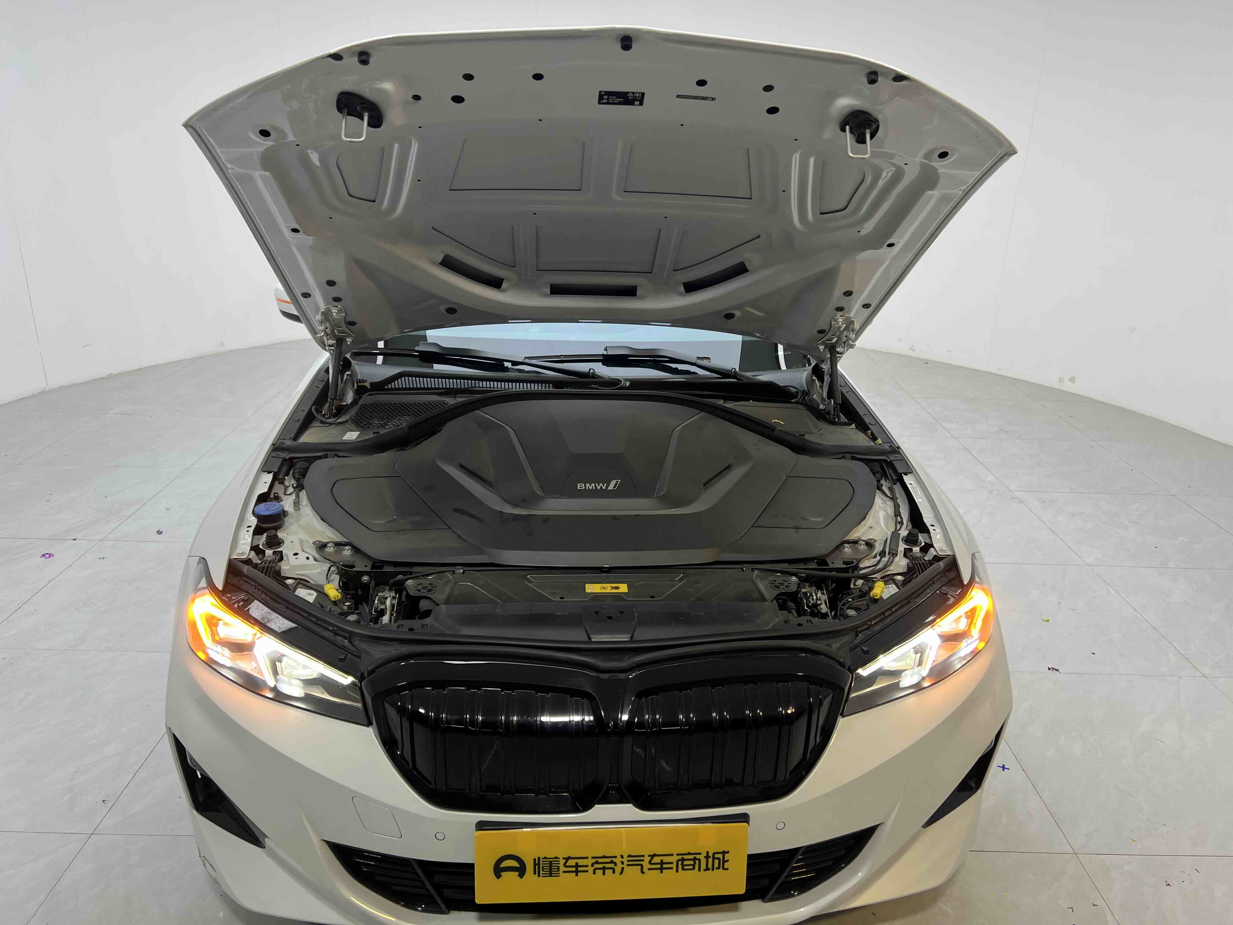 BMW i3 2023 car image #14