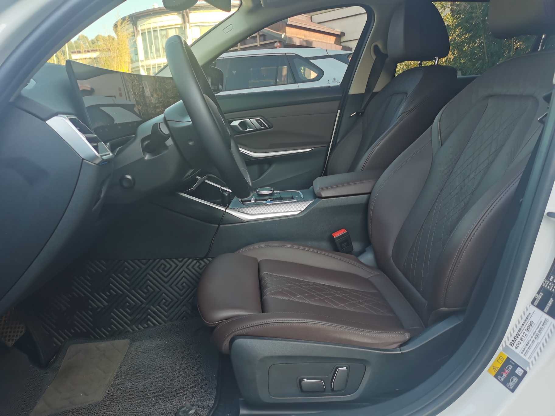 BMW i3 2024 car image #14