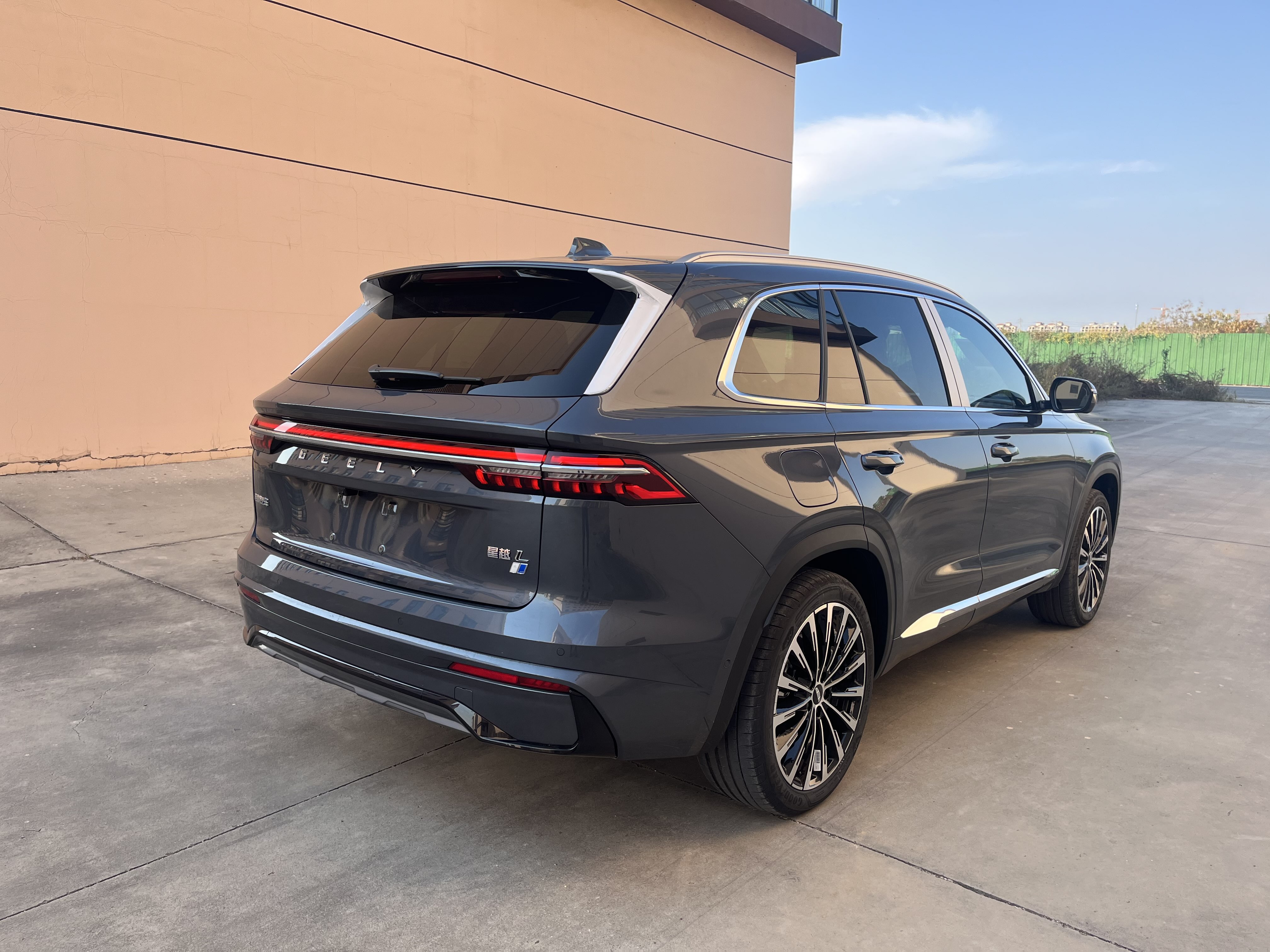 GEELY Monjaro MHEV 2025 #14 GEELY Monjaro MHEV 2025 car image #14