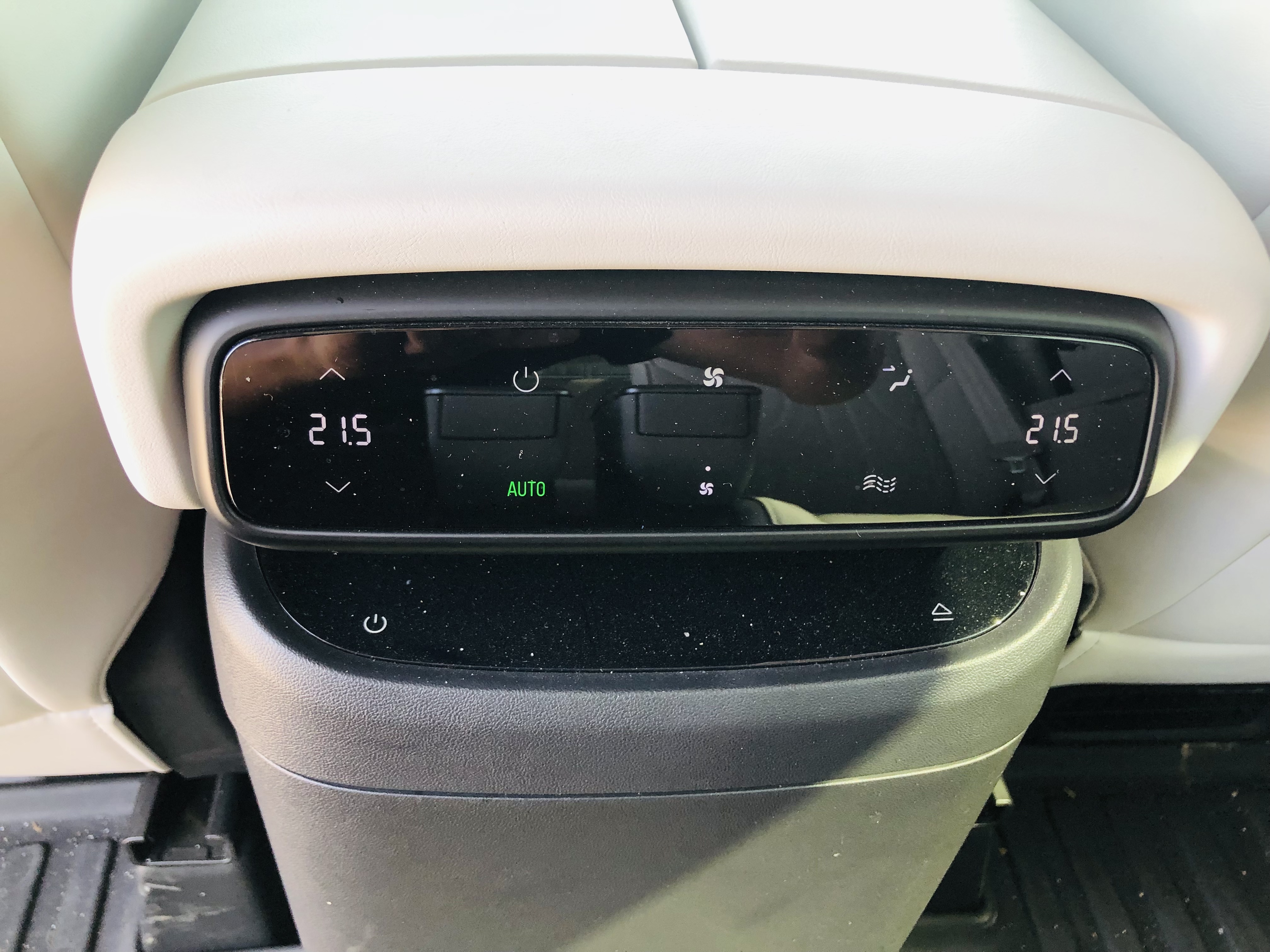 Xpeng X9 2025 изображение автомобиля #14