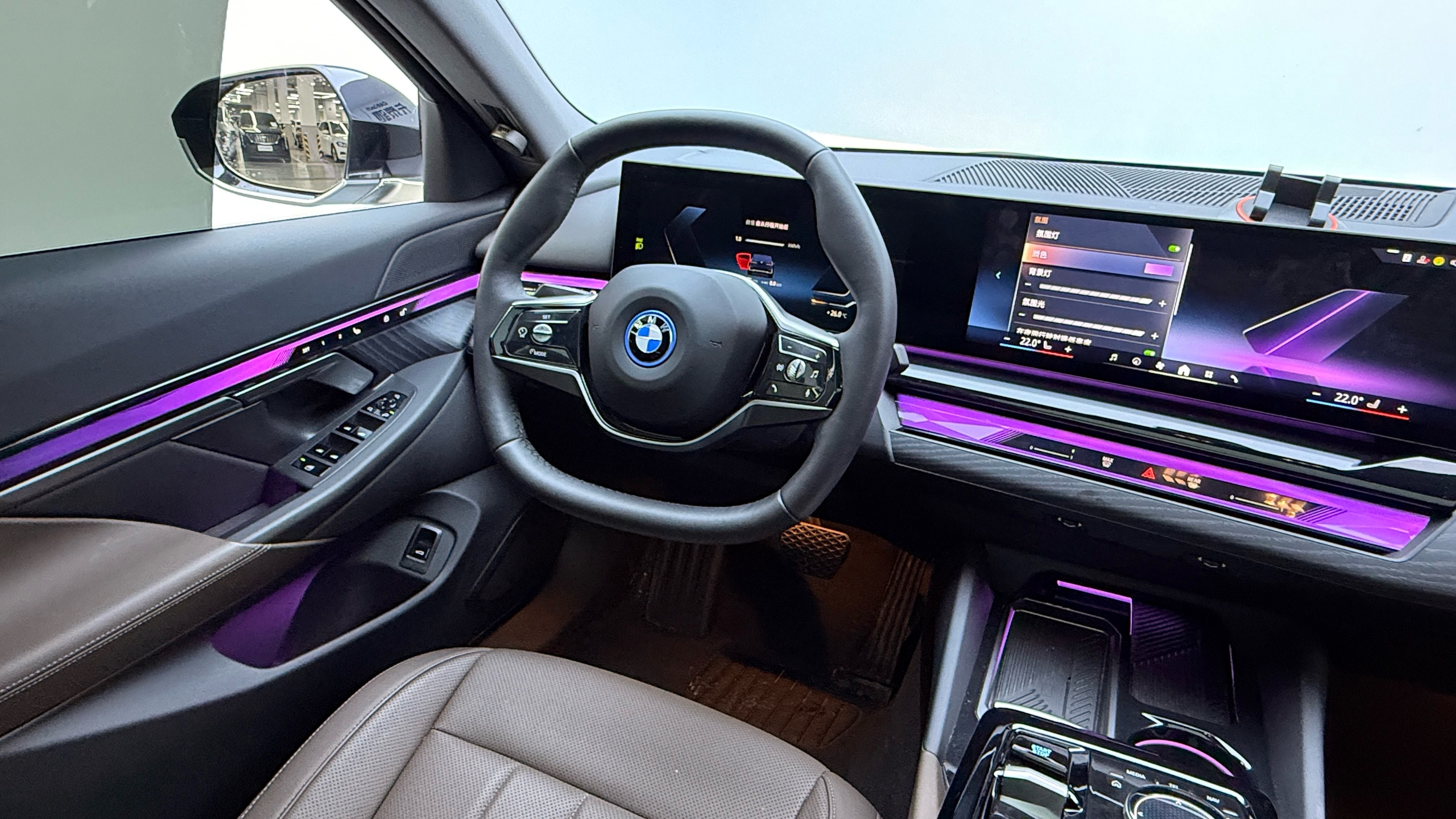 BMW i5 2024 car image #14