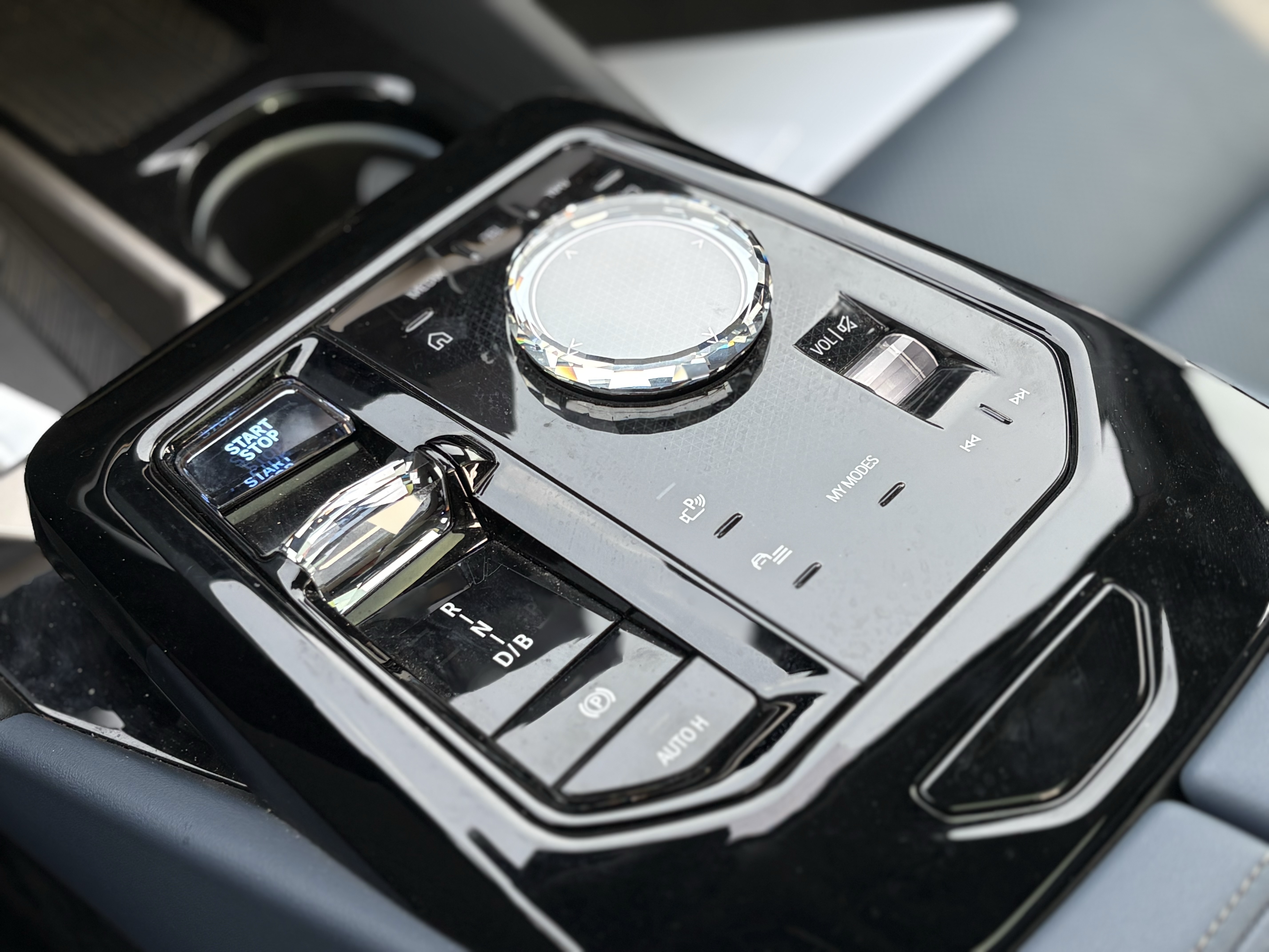 BMW i5 2024 #14 BMW i5 2024 car image #14