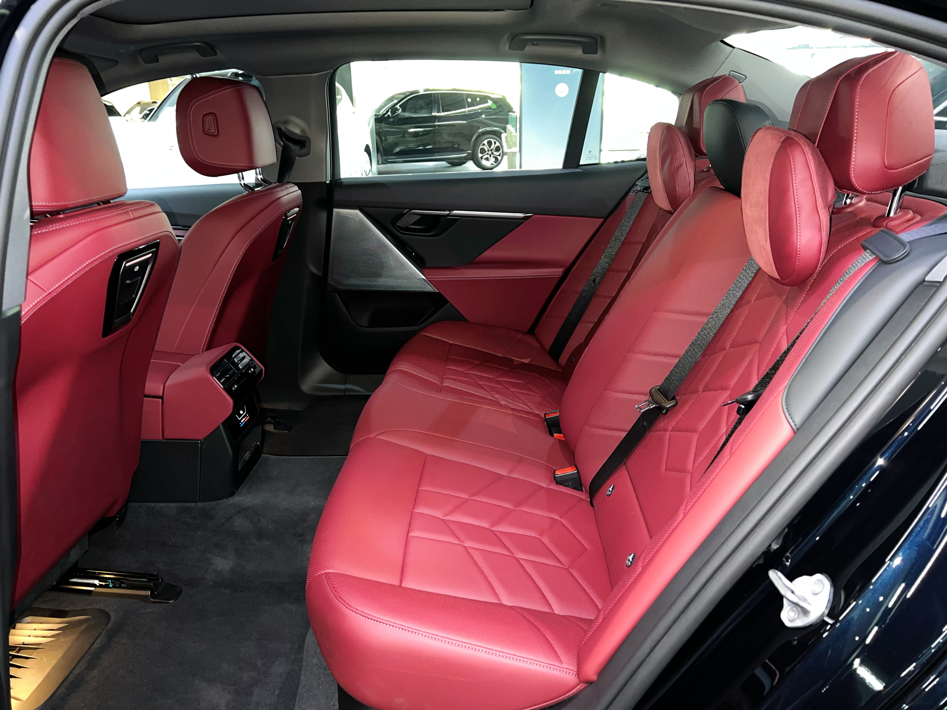 BMW i5 M60 2024 #14 BMW i5 M60 2024 car image #14