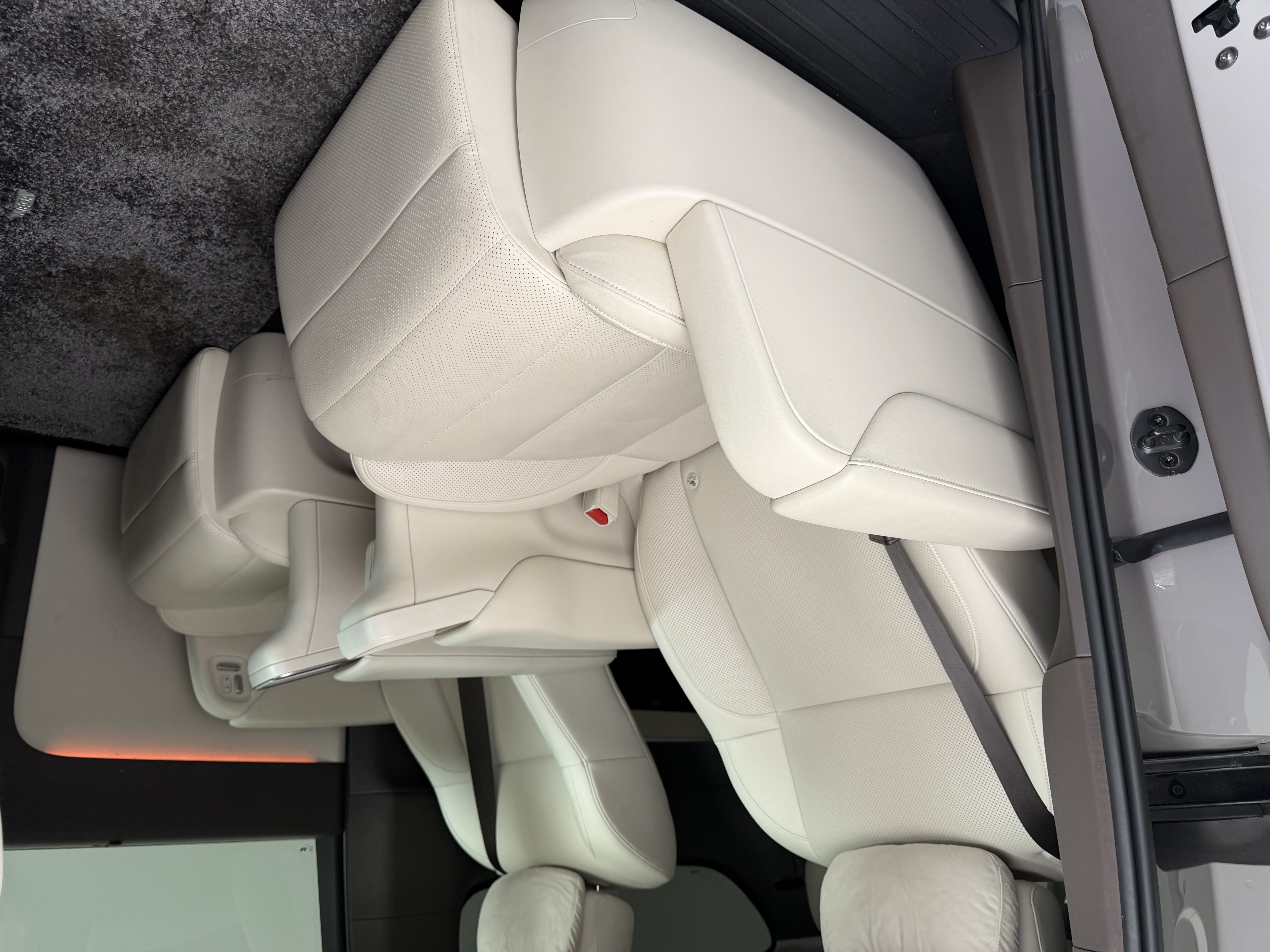 理想汽车 理想MEGA 2025 汽车图片 #14