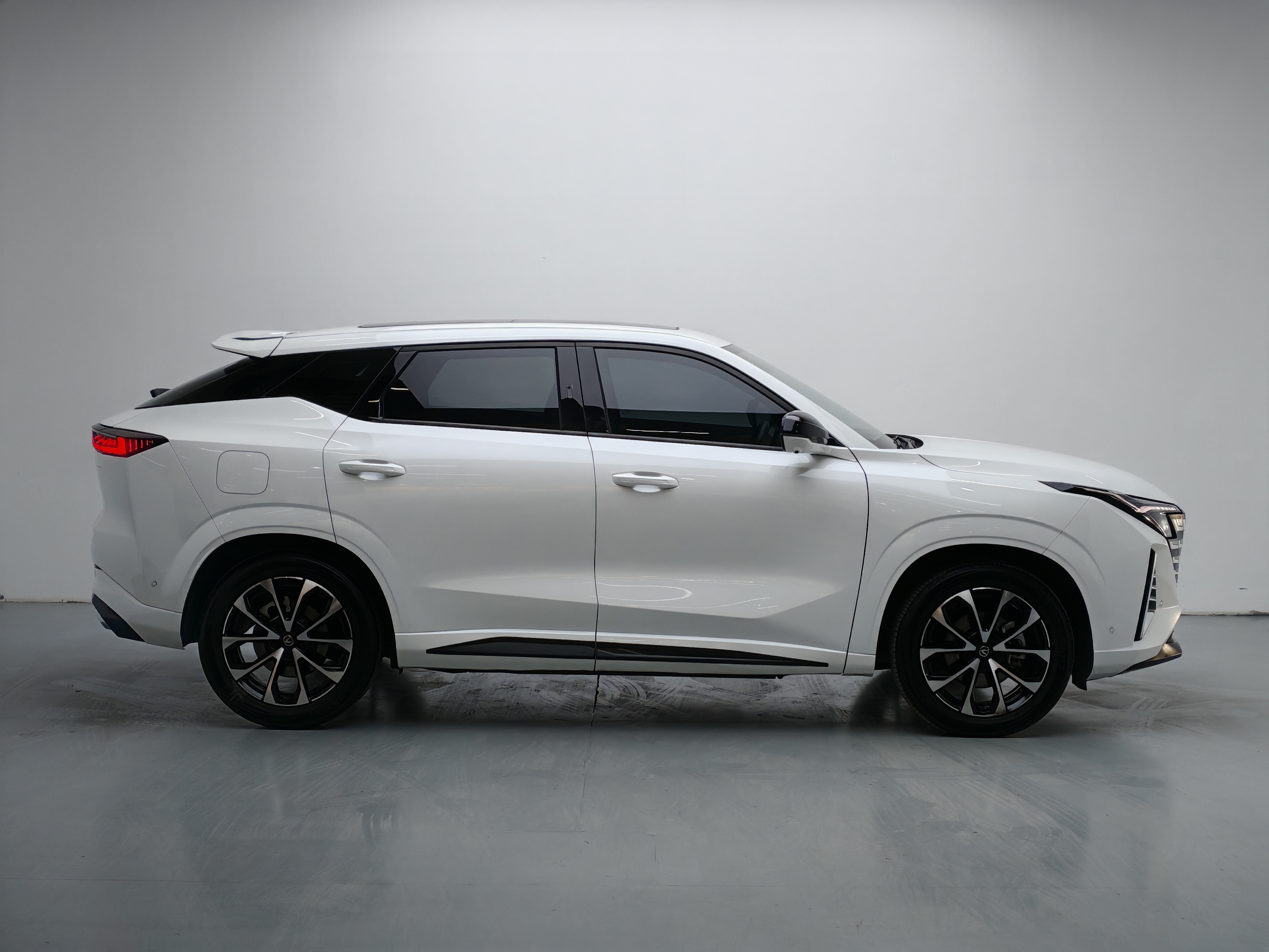 Changan UNI-Z PHEV 2024 #14 Changan UNI-Z PHEV 2024 car image #14