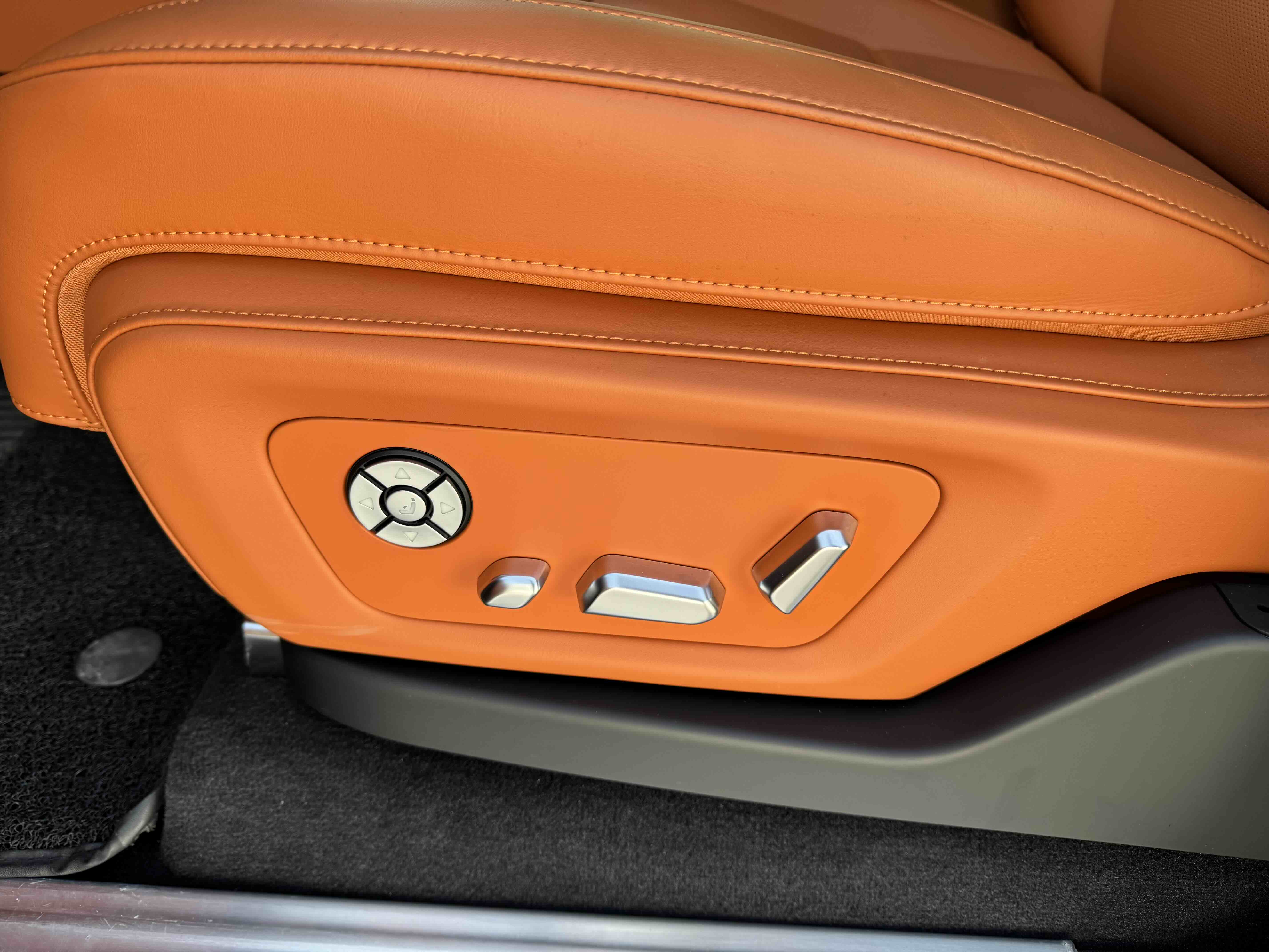 Tank 700 New Energy 2024 صورة سيارة #14