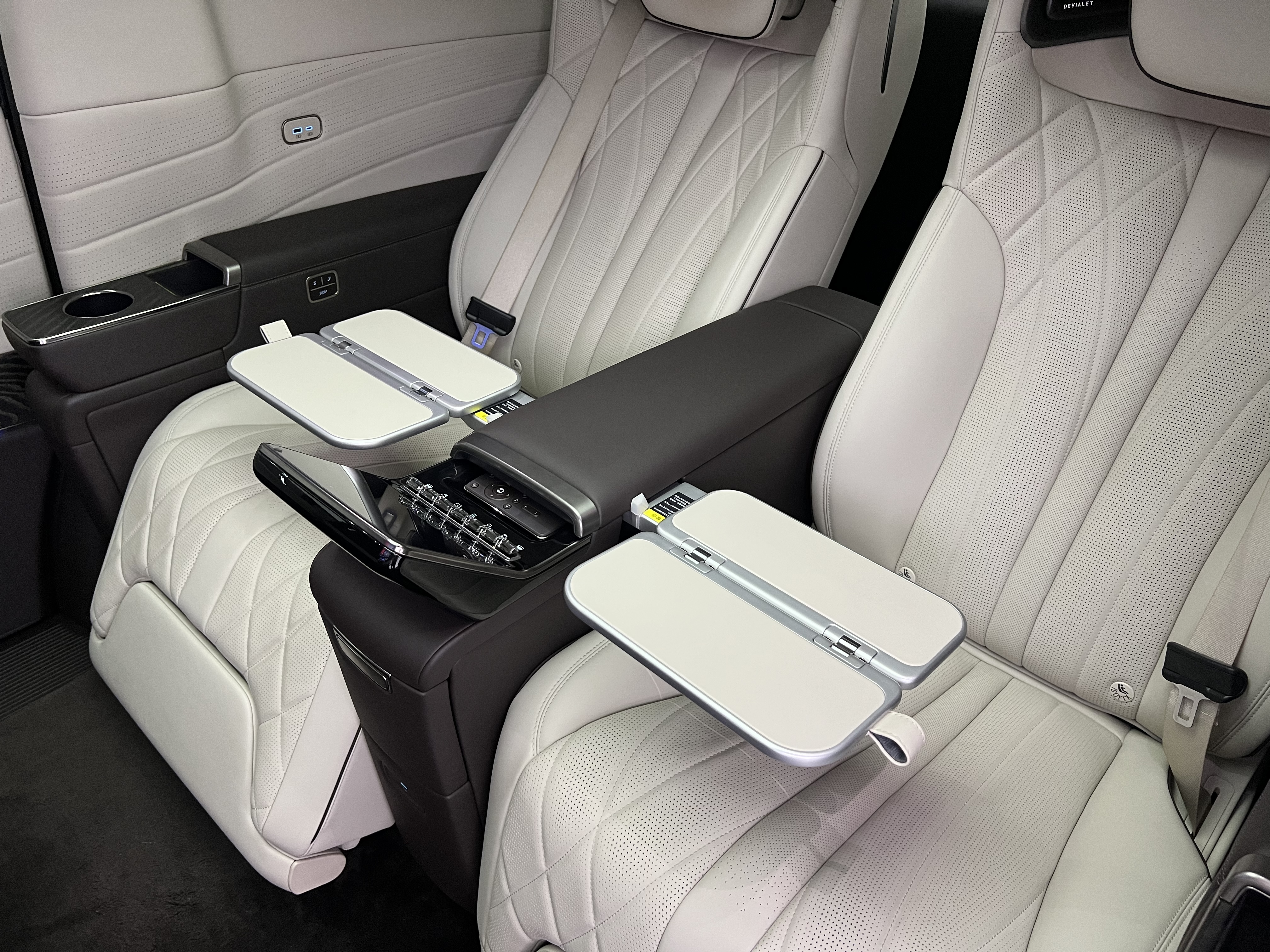 Denza D9 2024 #14 Denza D9 2024 car image #14