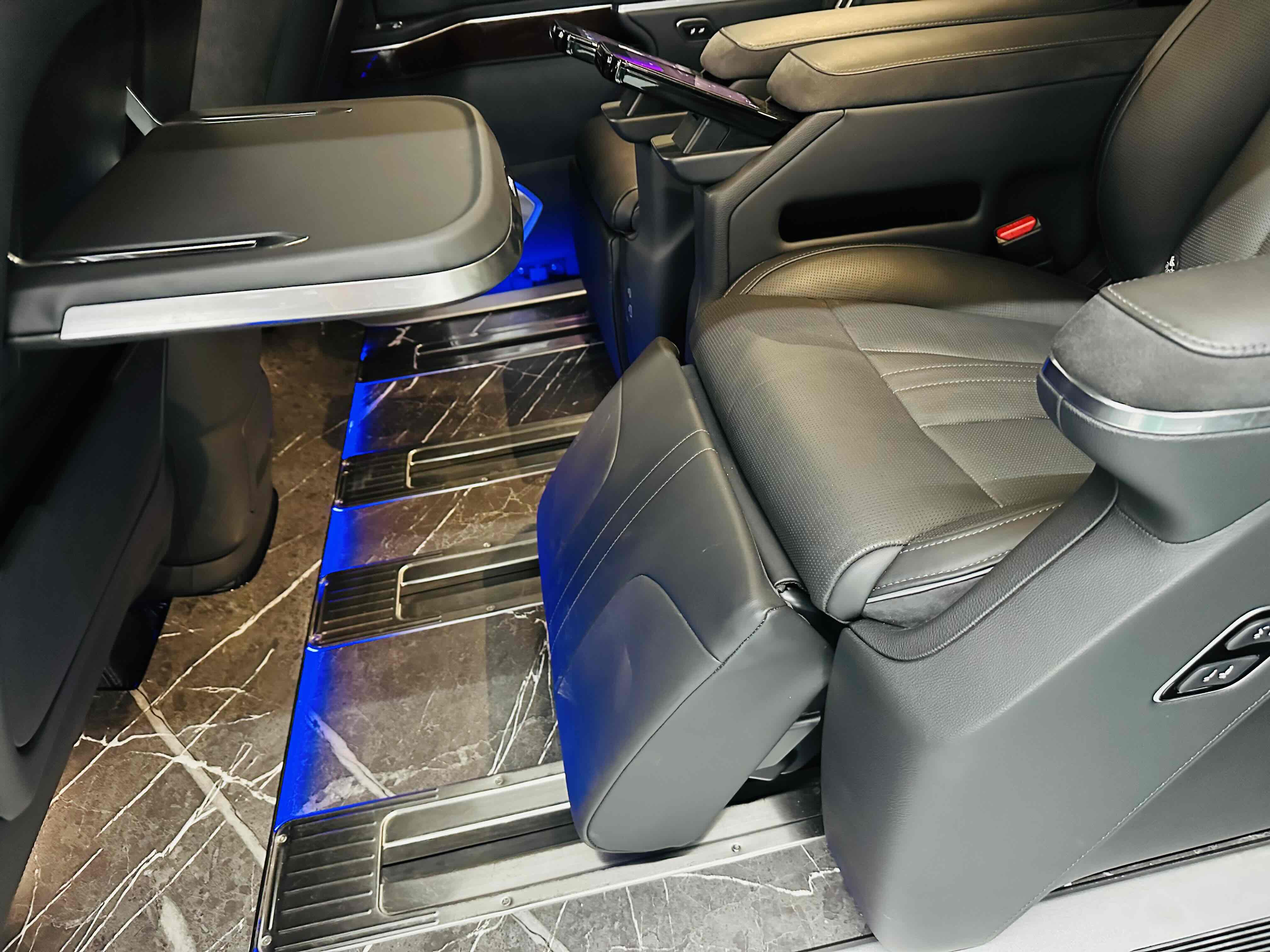 HongQi HQ9 PHEV 2024 #14 HongQi HQ9 PHEV 2024 car image #14