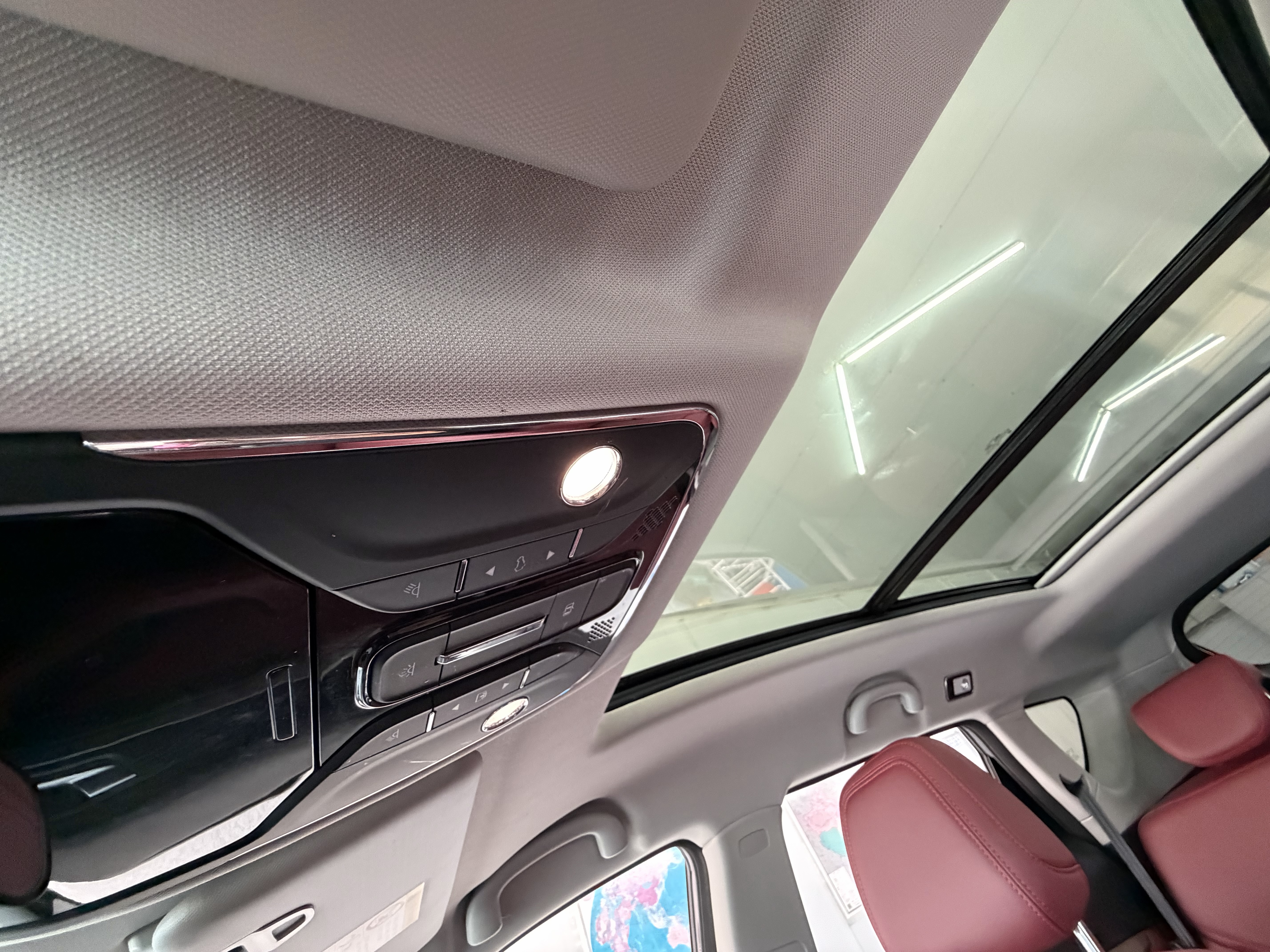 X70 2024 car image #14