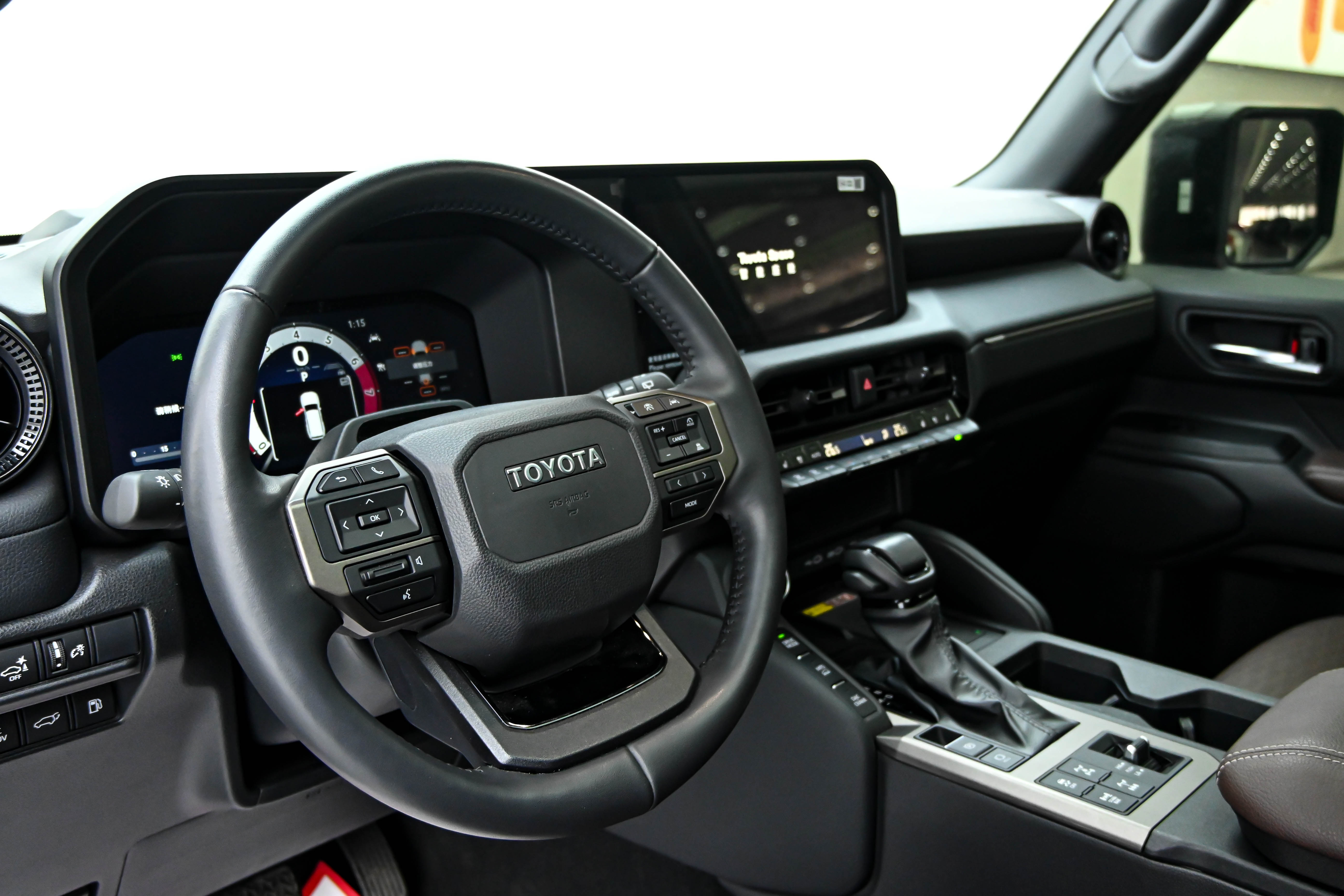 Toyota Land Cruiser Prado 2025 #14 Toyota Land Cruiser Prado 2025 car image #14