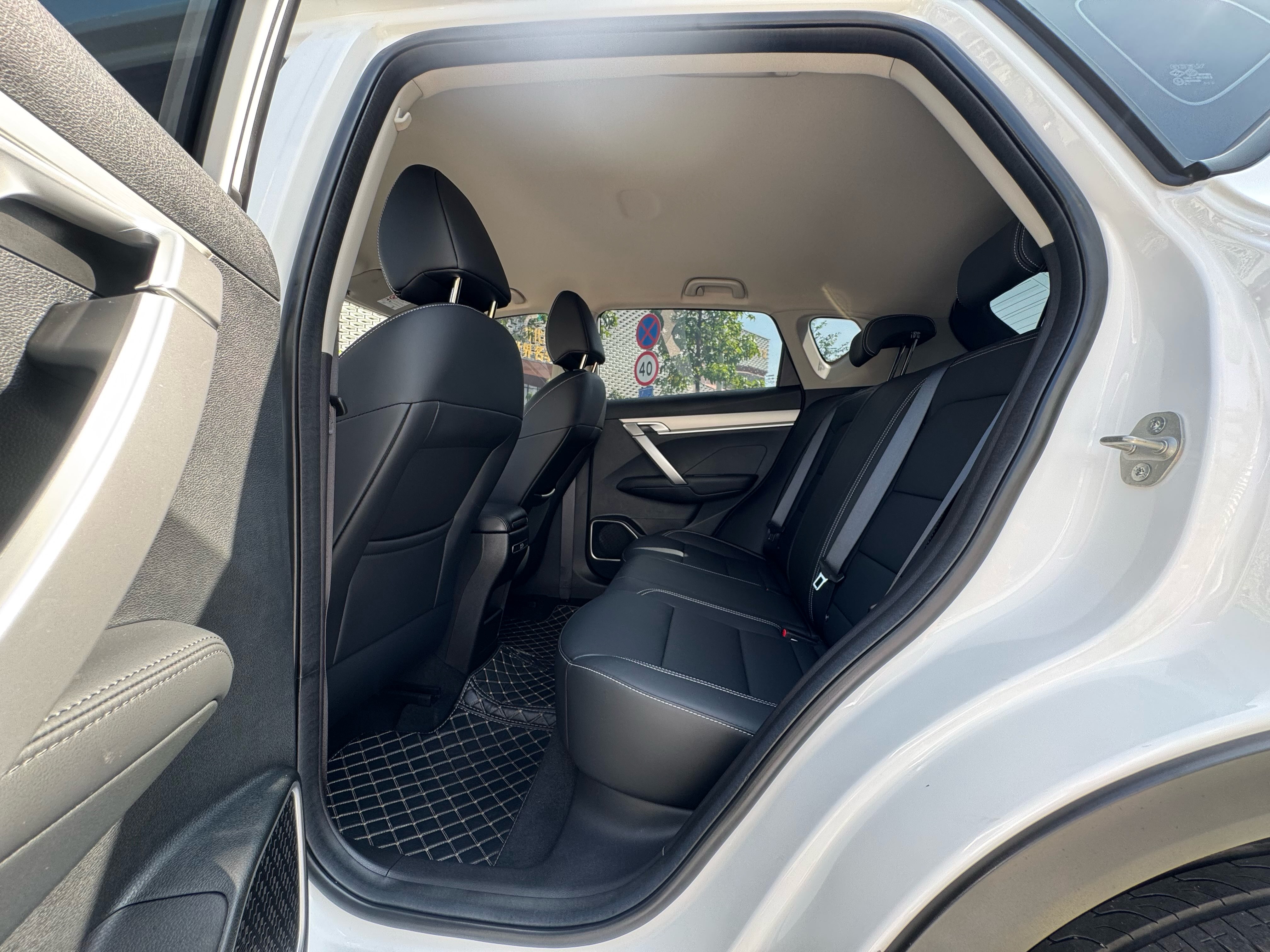 GEELY Coolray 2025 car image #14