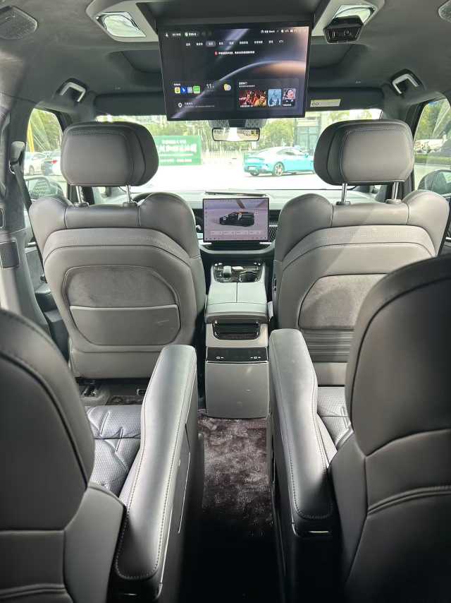 极氪 极氪009 2025 汽车图片 #14