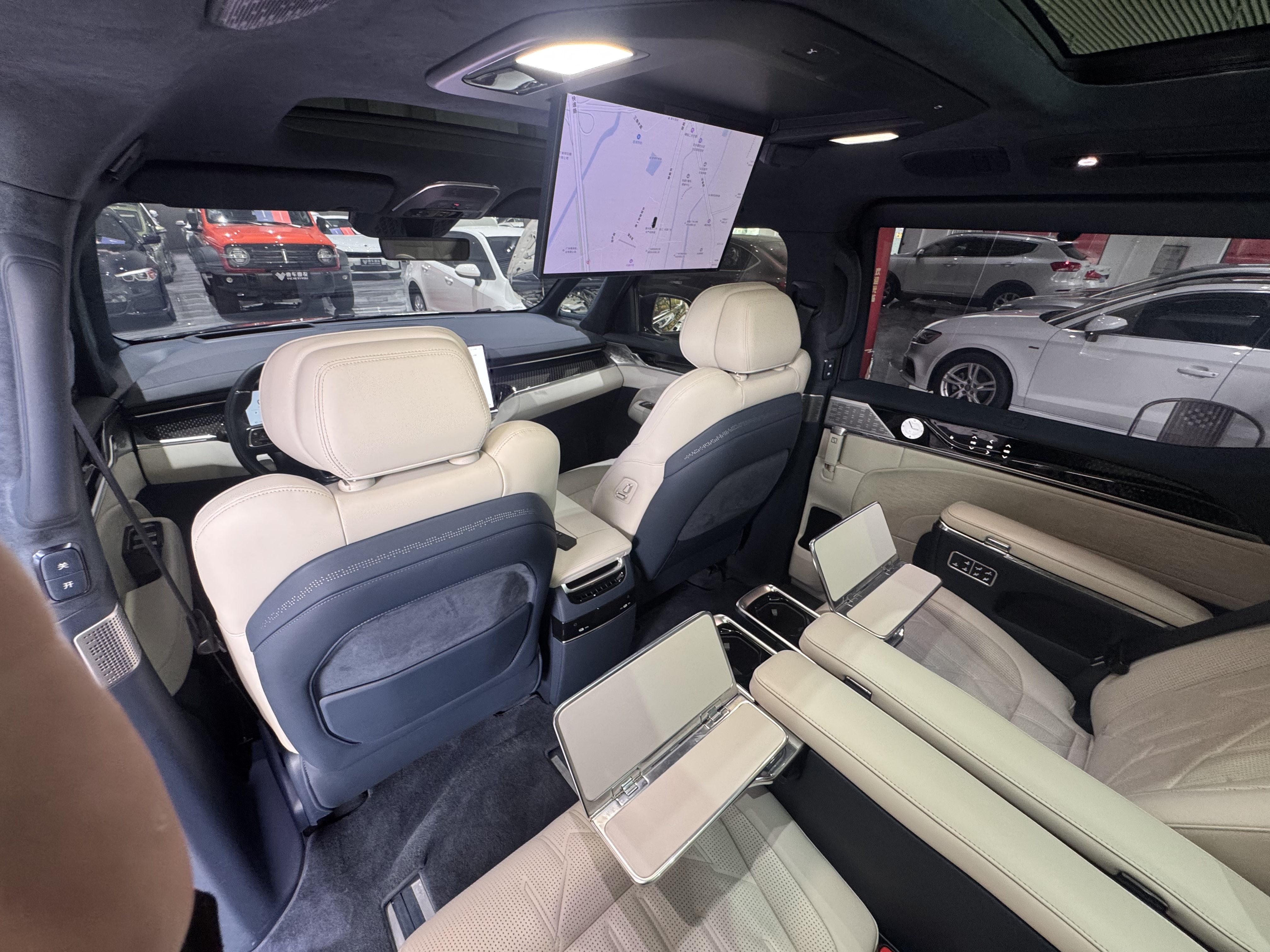 极氪 极氪009 2024 汽车图片 #14