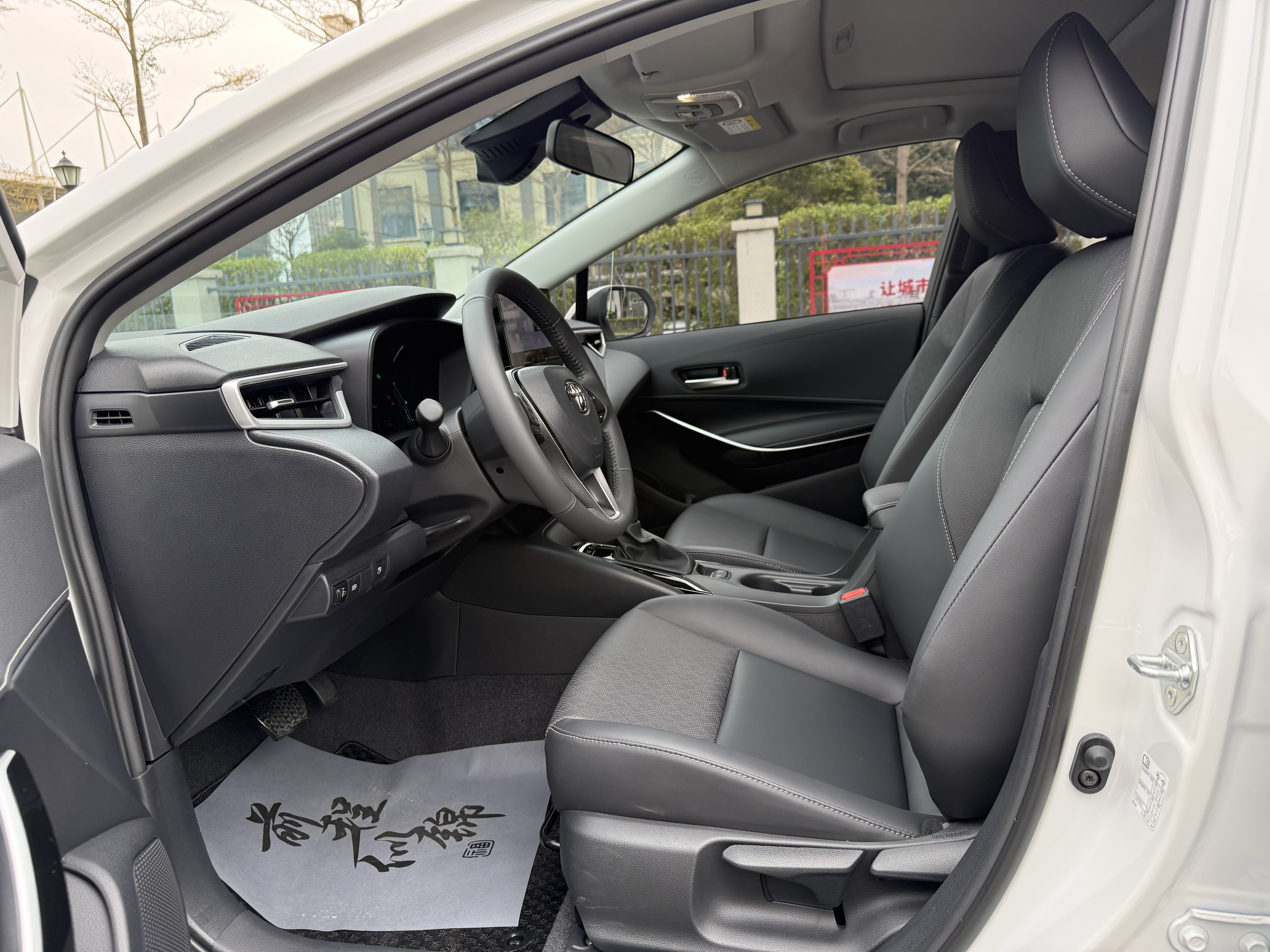 Toyota Corolla 2025 #14 Toyota Corolla 2025 car image #14