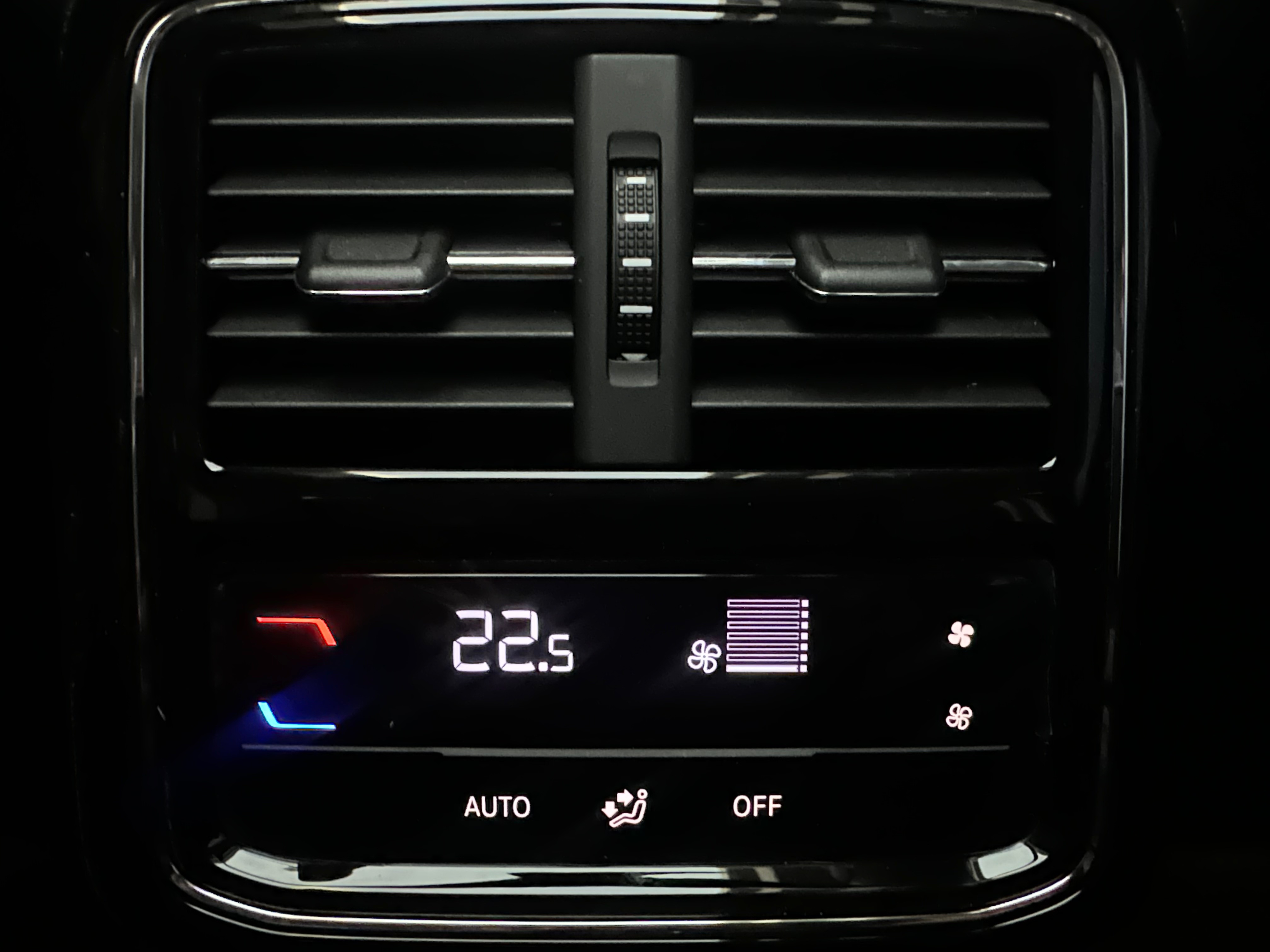 Volkswagen Passat 2025 #14 Volkswagen Passat 2025 car image #14