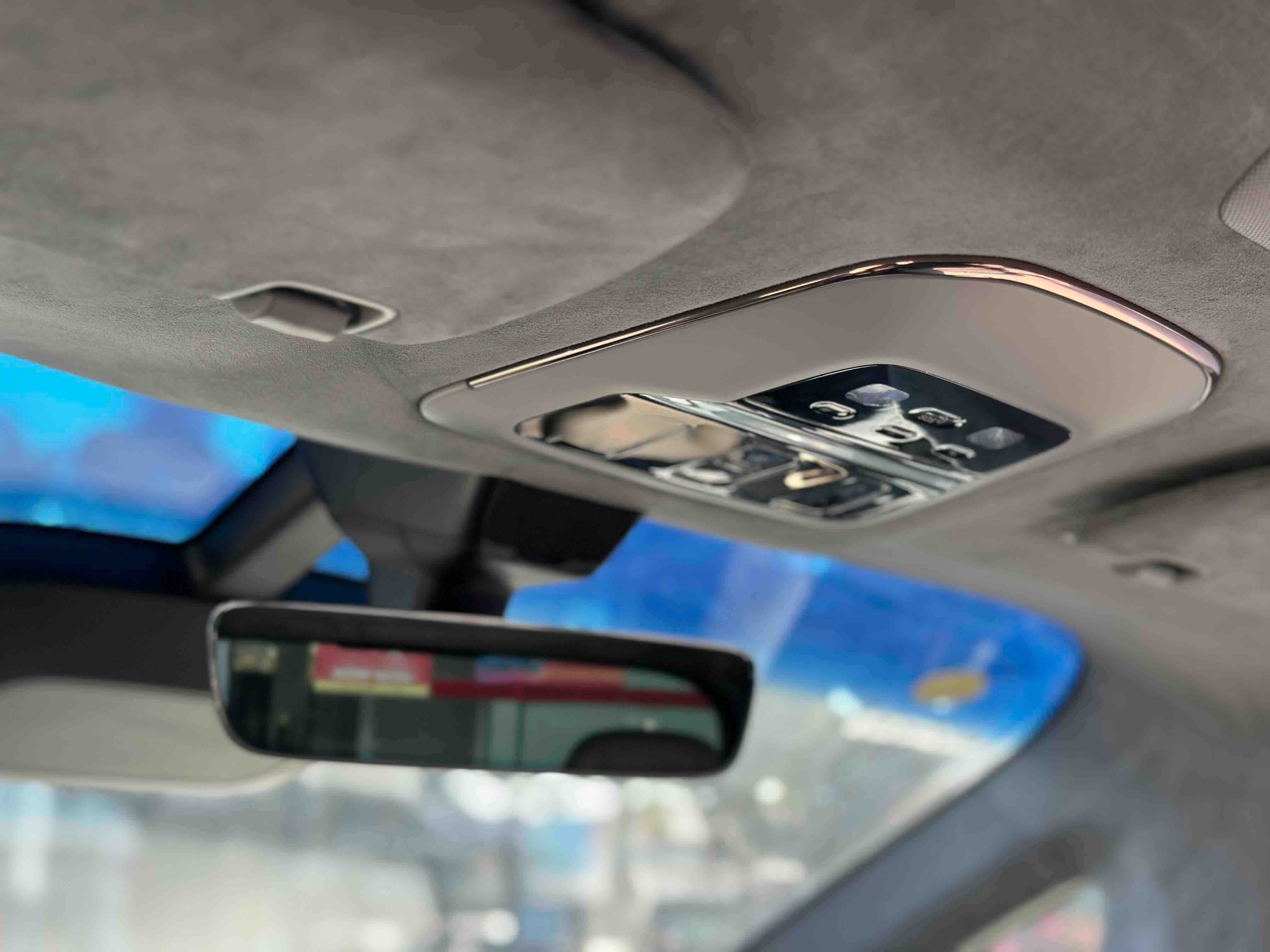 极氪 极氪MIX 2024 汽车图片 #14