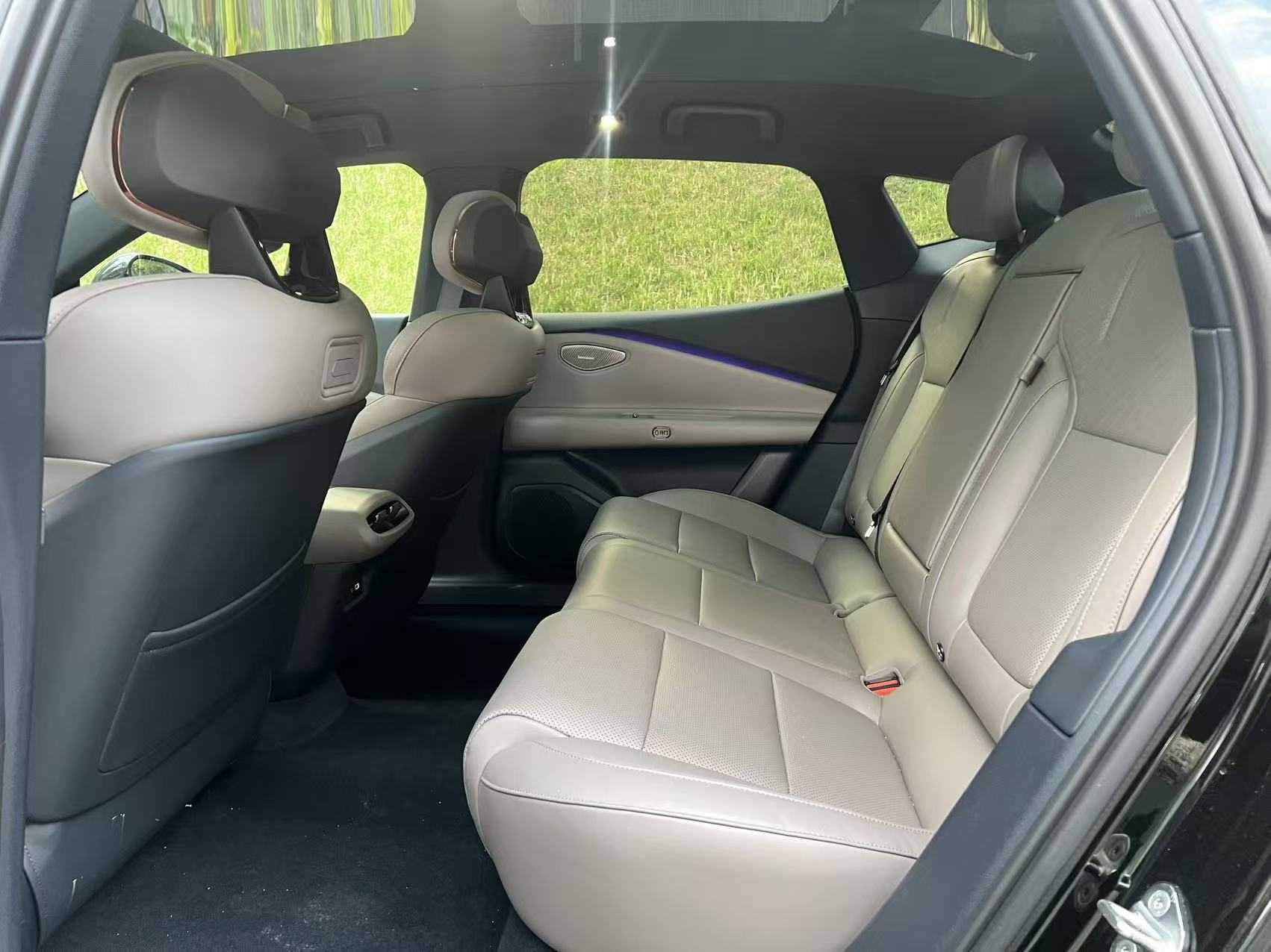 Lynk & Co Z10 2024 car image #14