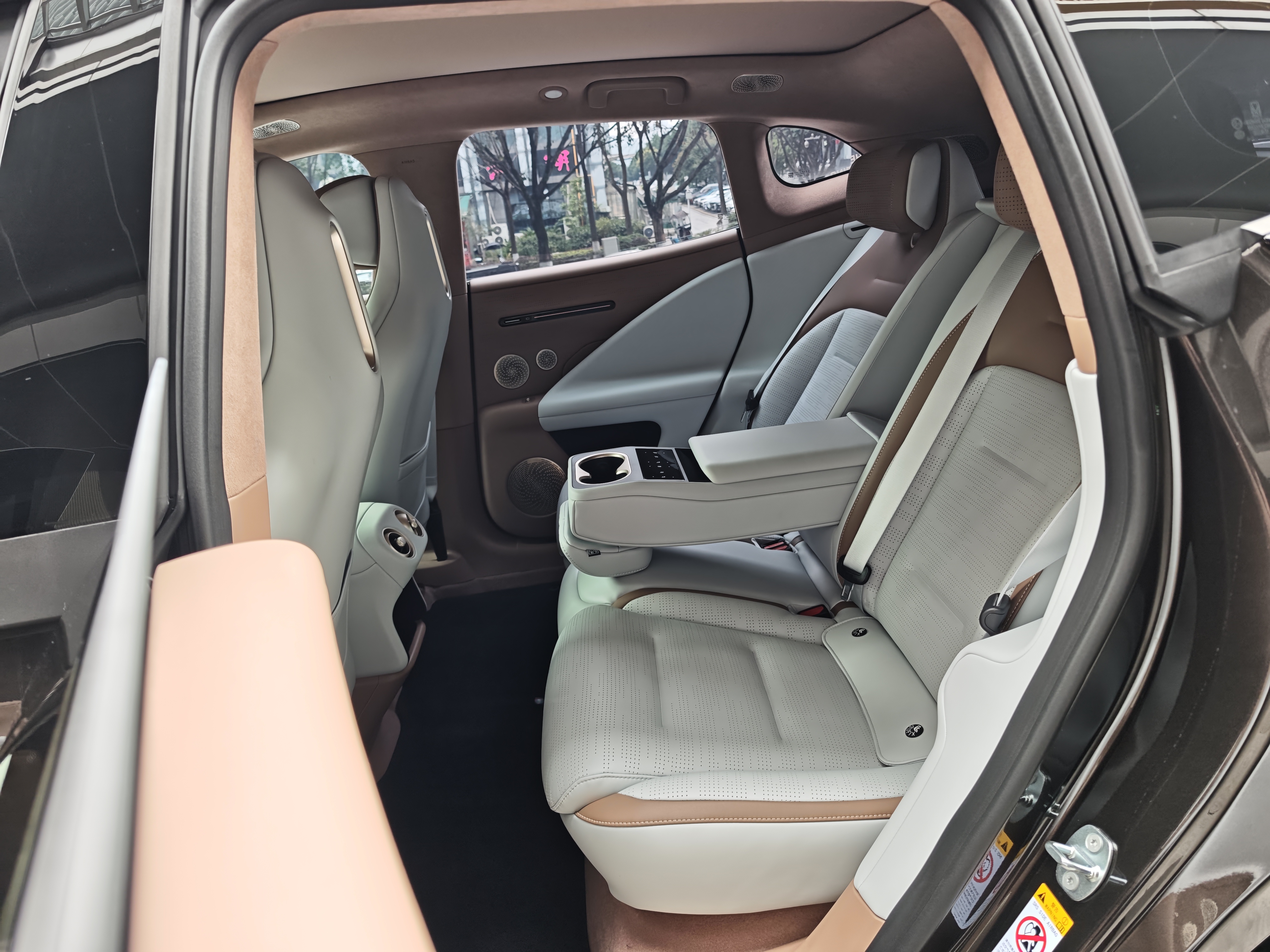 Avatr 07 2025 car image #14