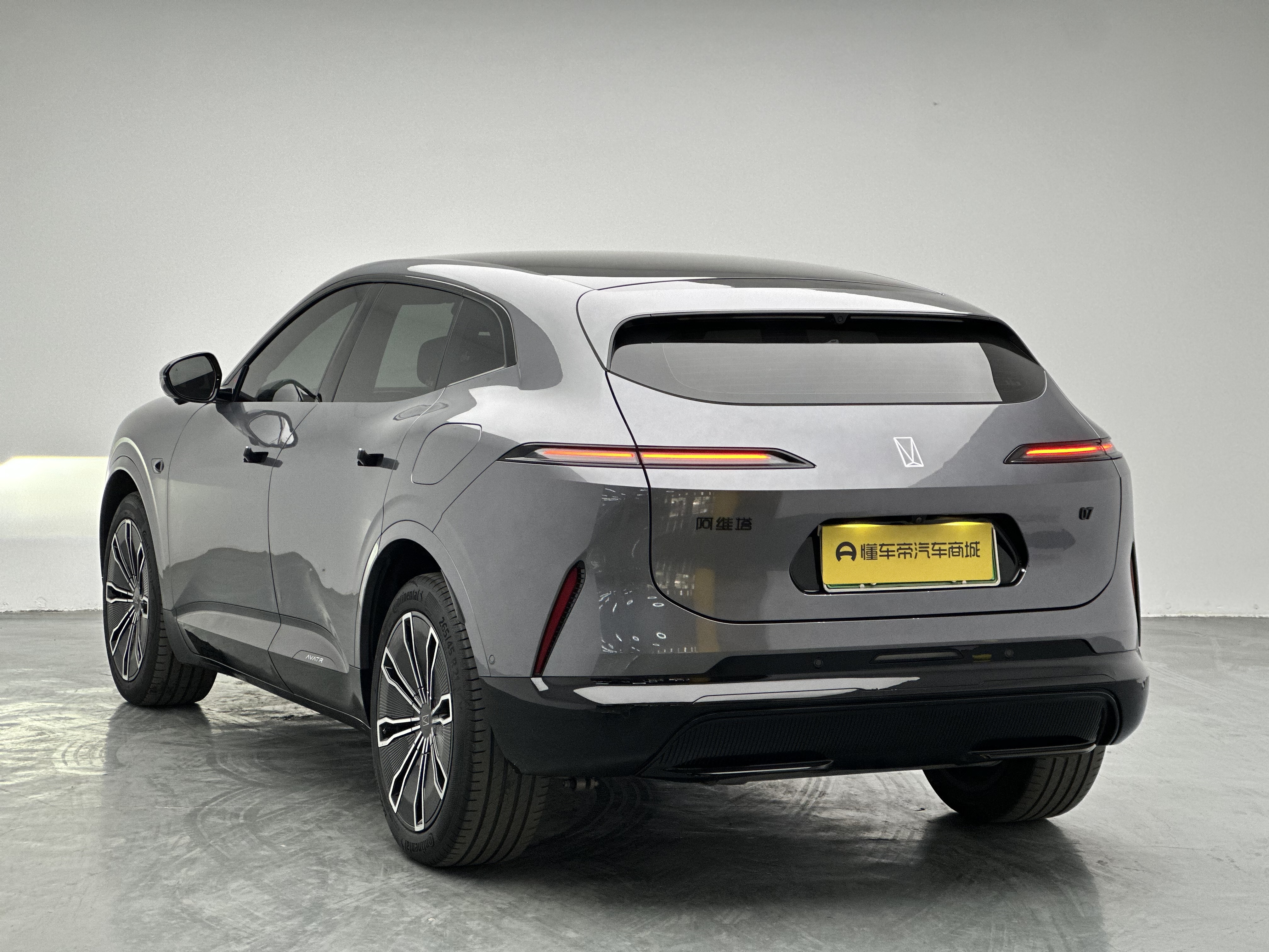 Avatr 07 2024 car image #14