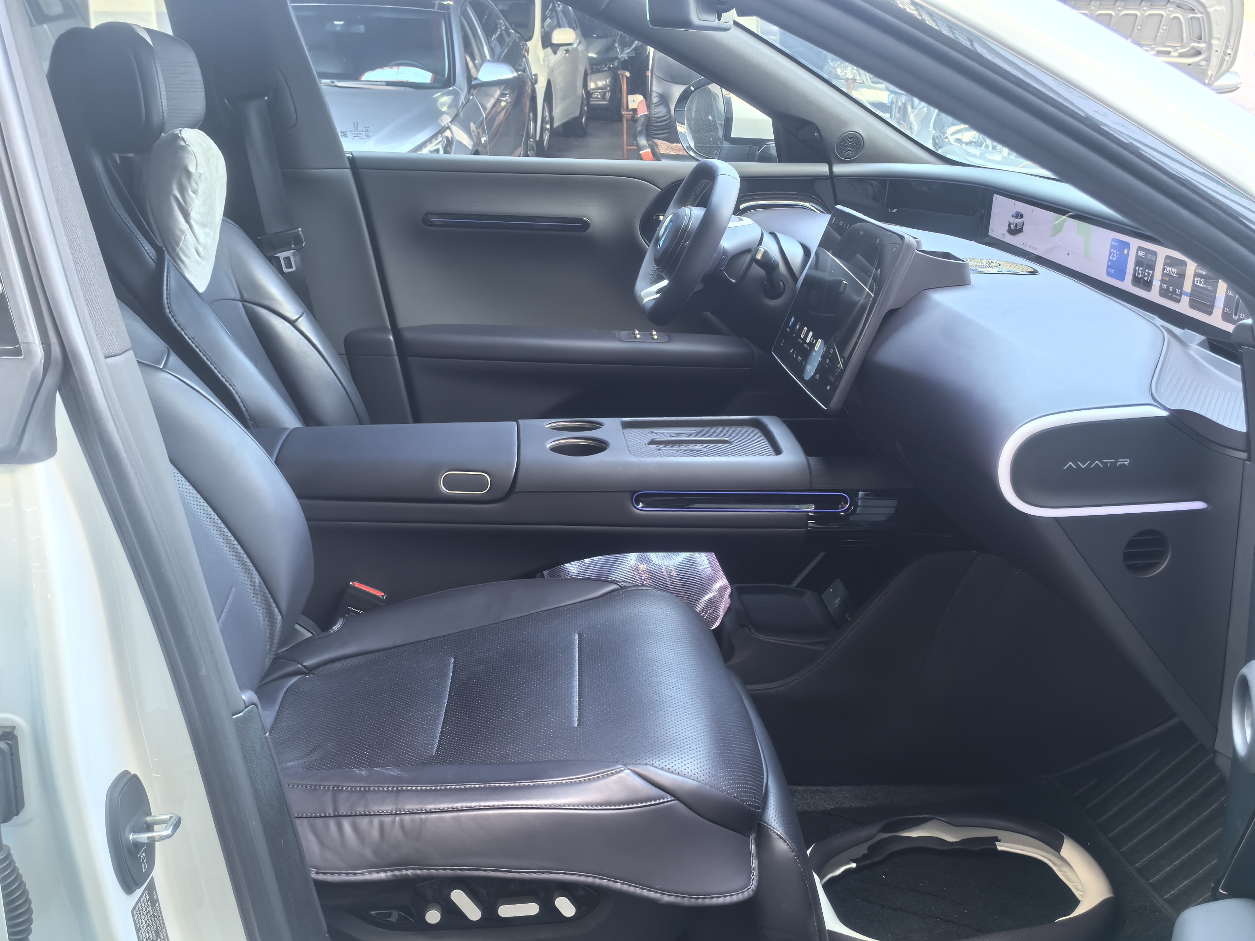 Avatr 07 2025 car image #14