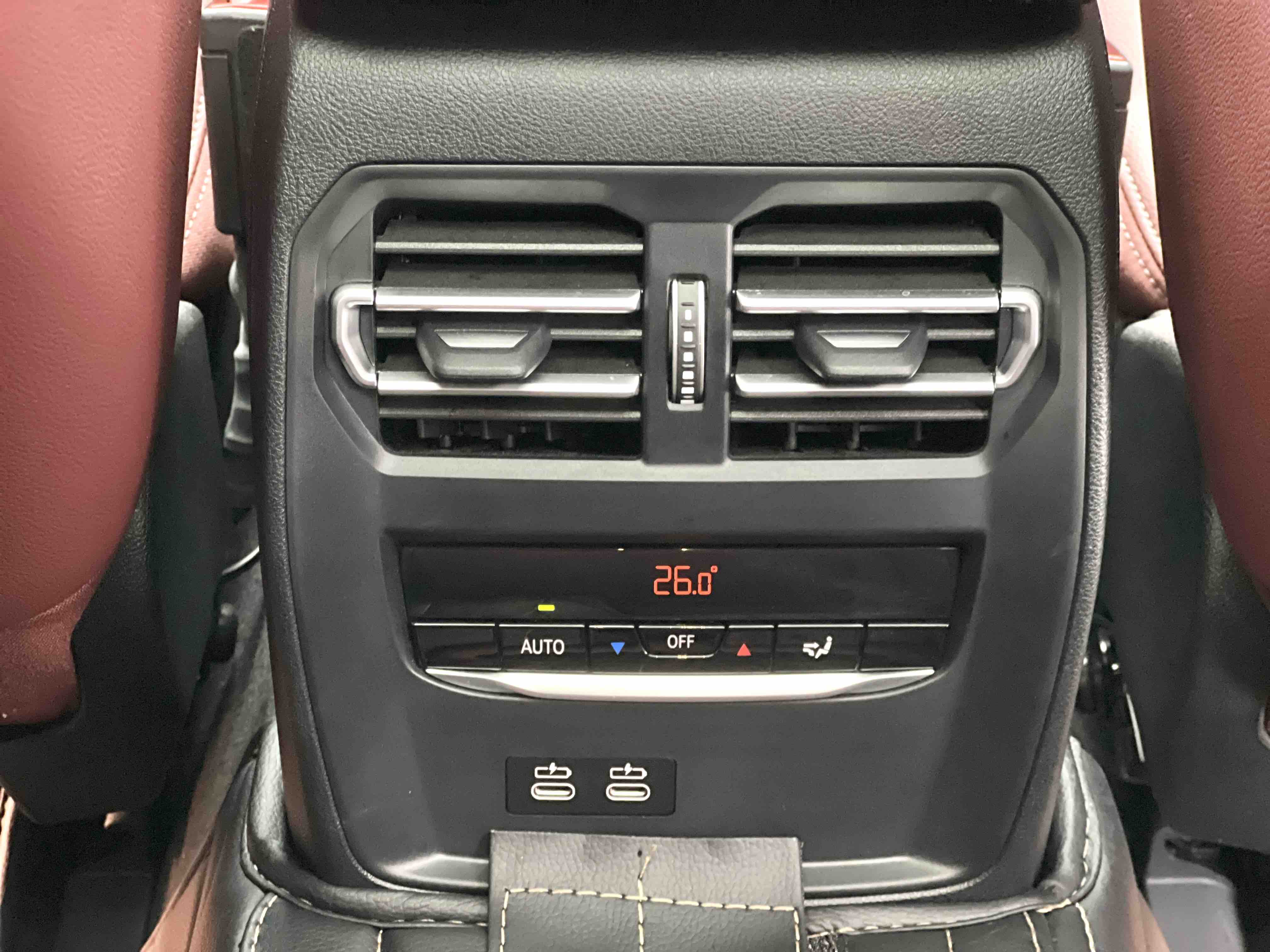 BMW i3 2024 car image #14