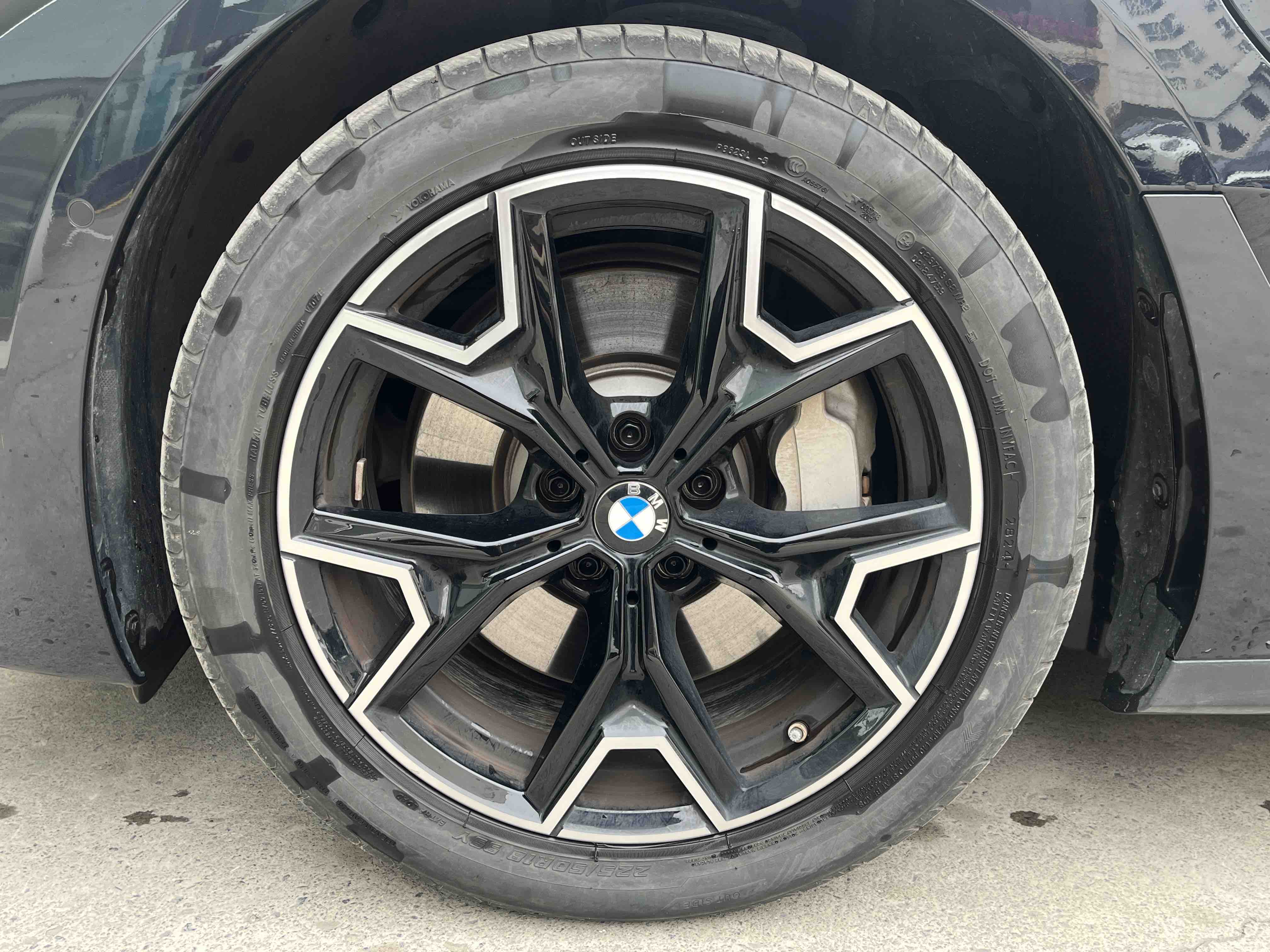 BMW i3 2024 car image #14