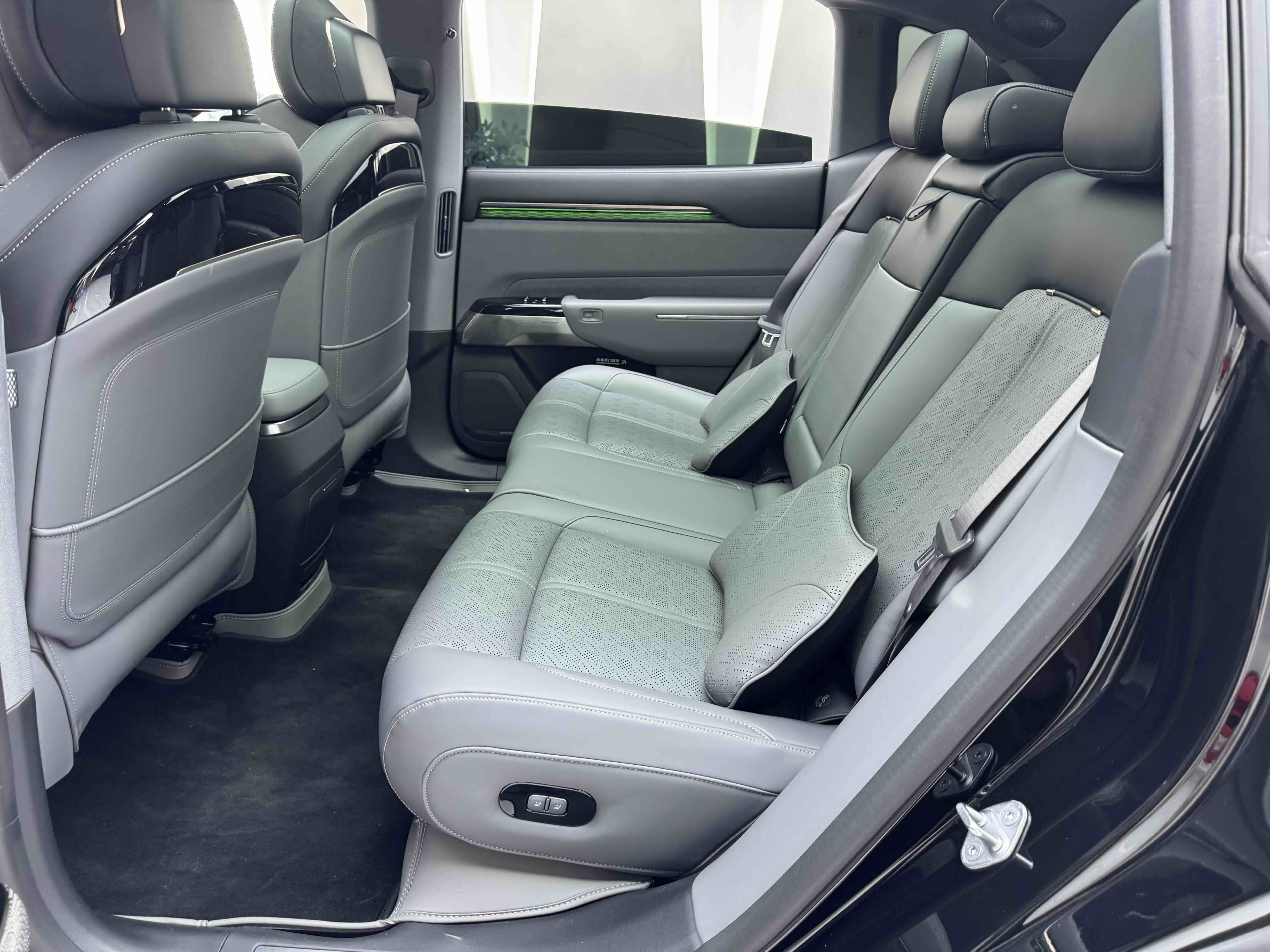 极氪 极氪7X 2025 汽车图片 #14