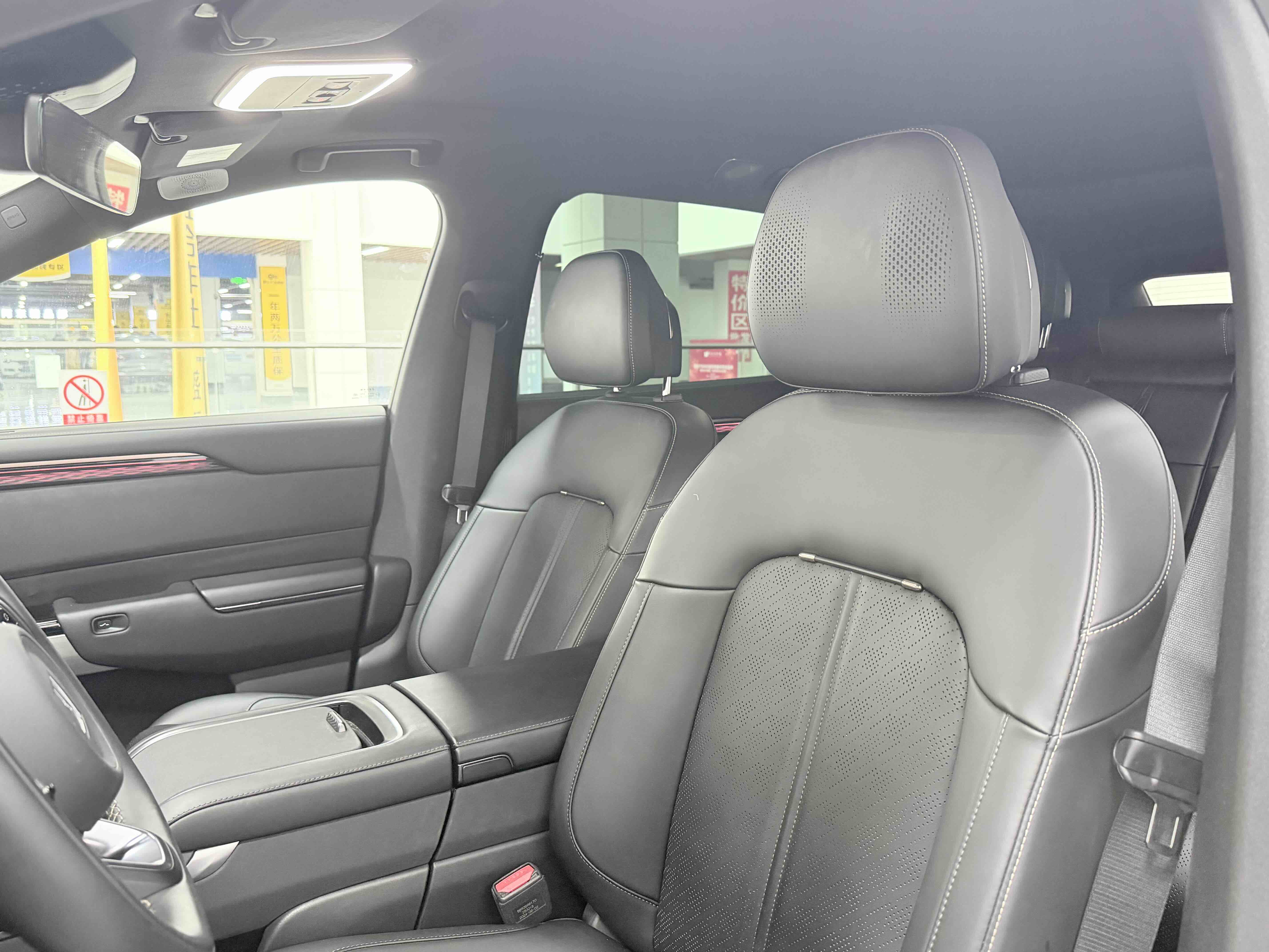 Zeekr 7X 2024 immagine di auto #14