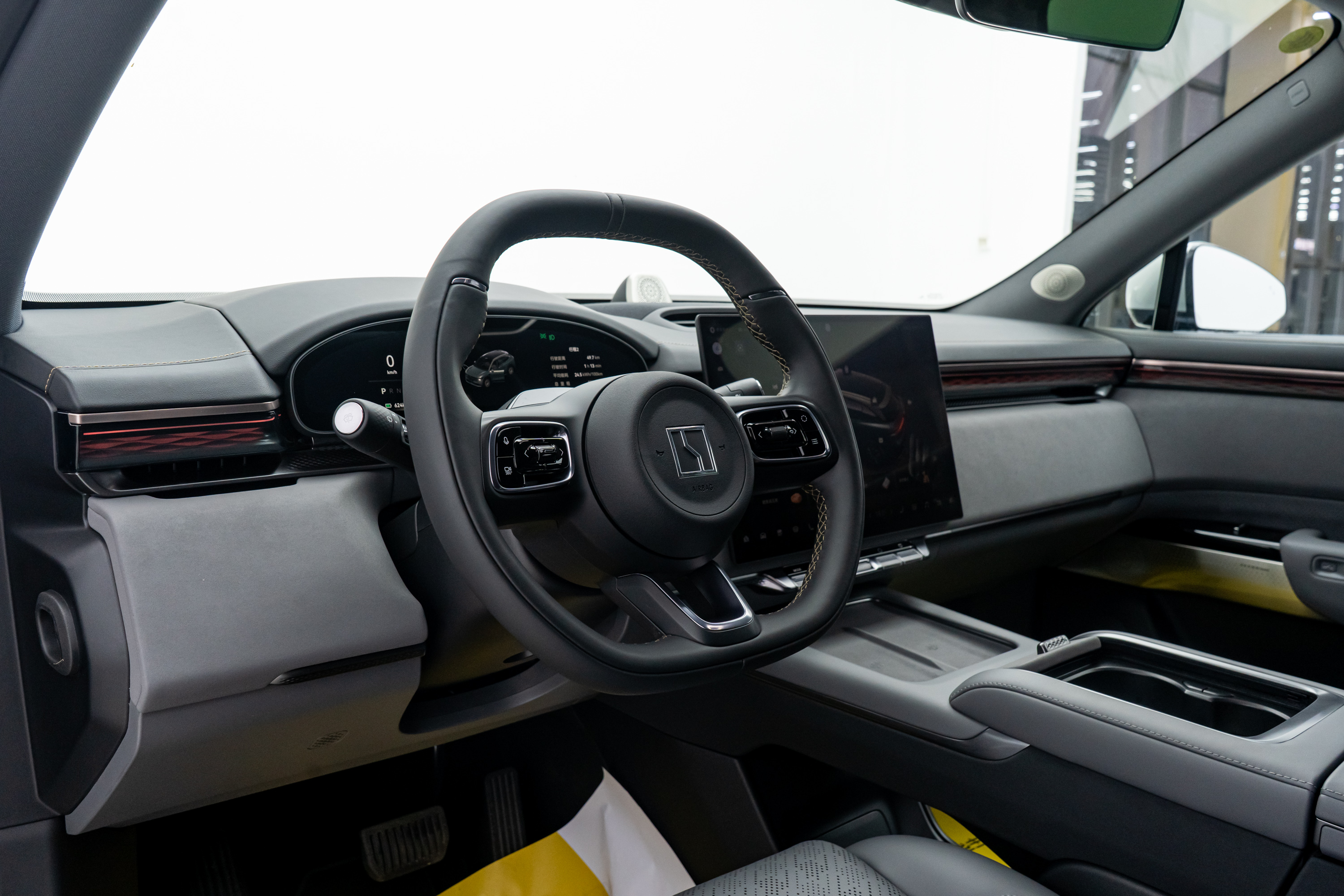 Zeekr 7X 2024 car image #14