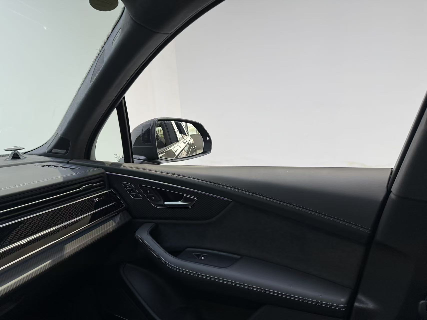 Audi SQ7 2024 #14 Audi SQ7 2024 car image #14