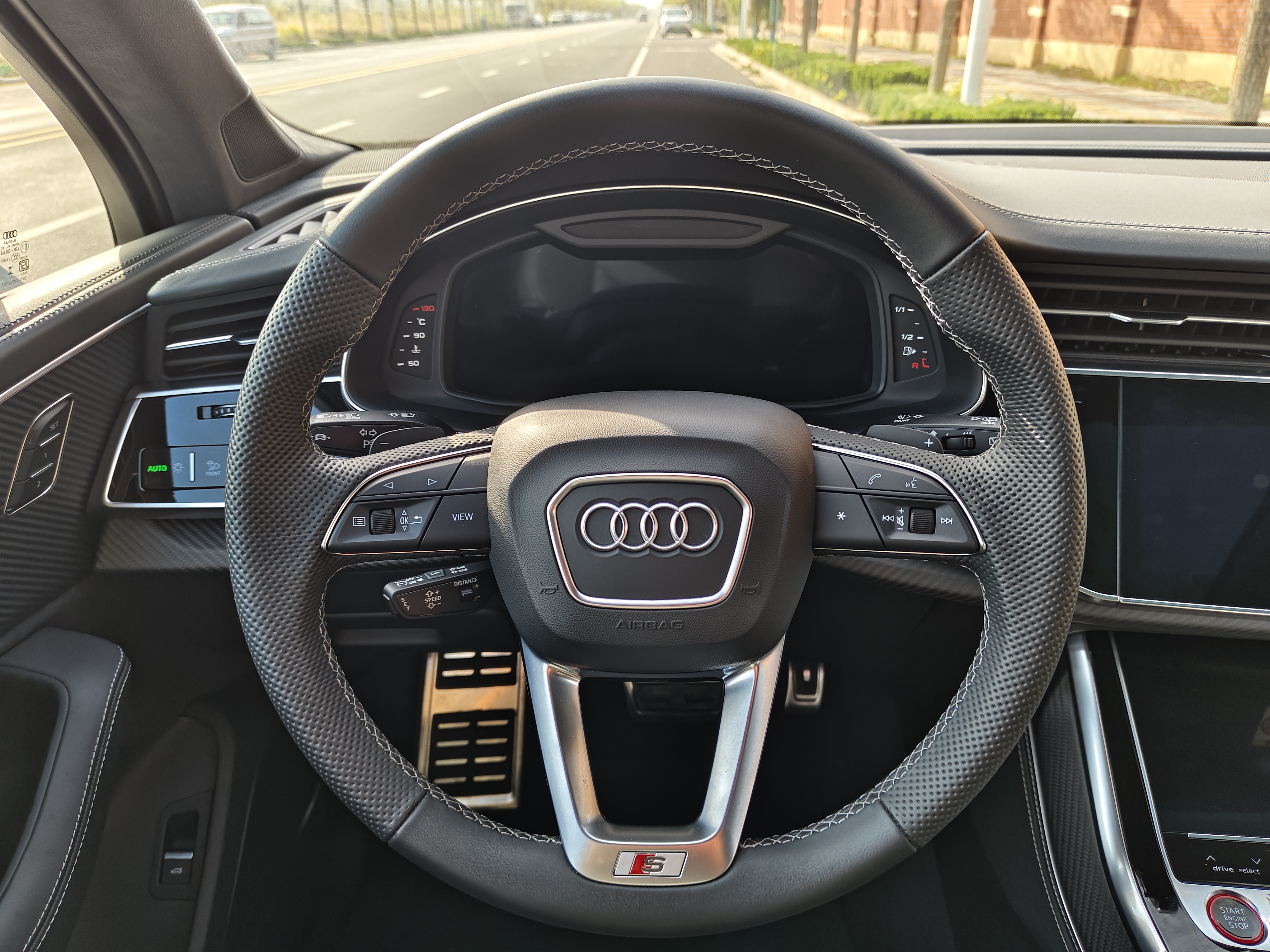 Audi SQ7 2024 #14 Audi SQ7 2024 car image #14