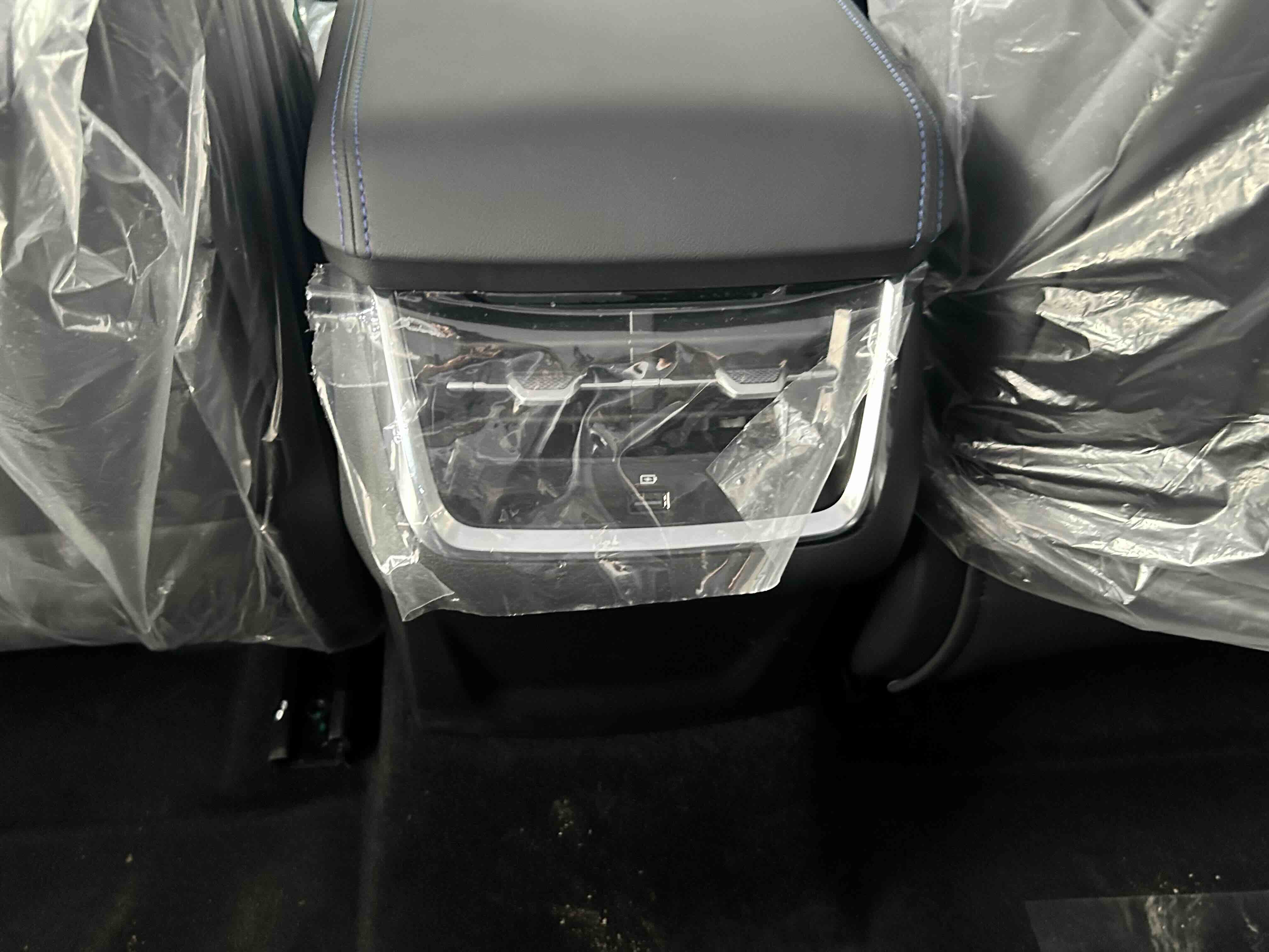 Ford Equator Sport 2026 immagine di auto #14