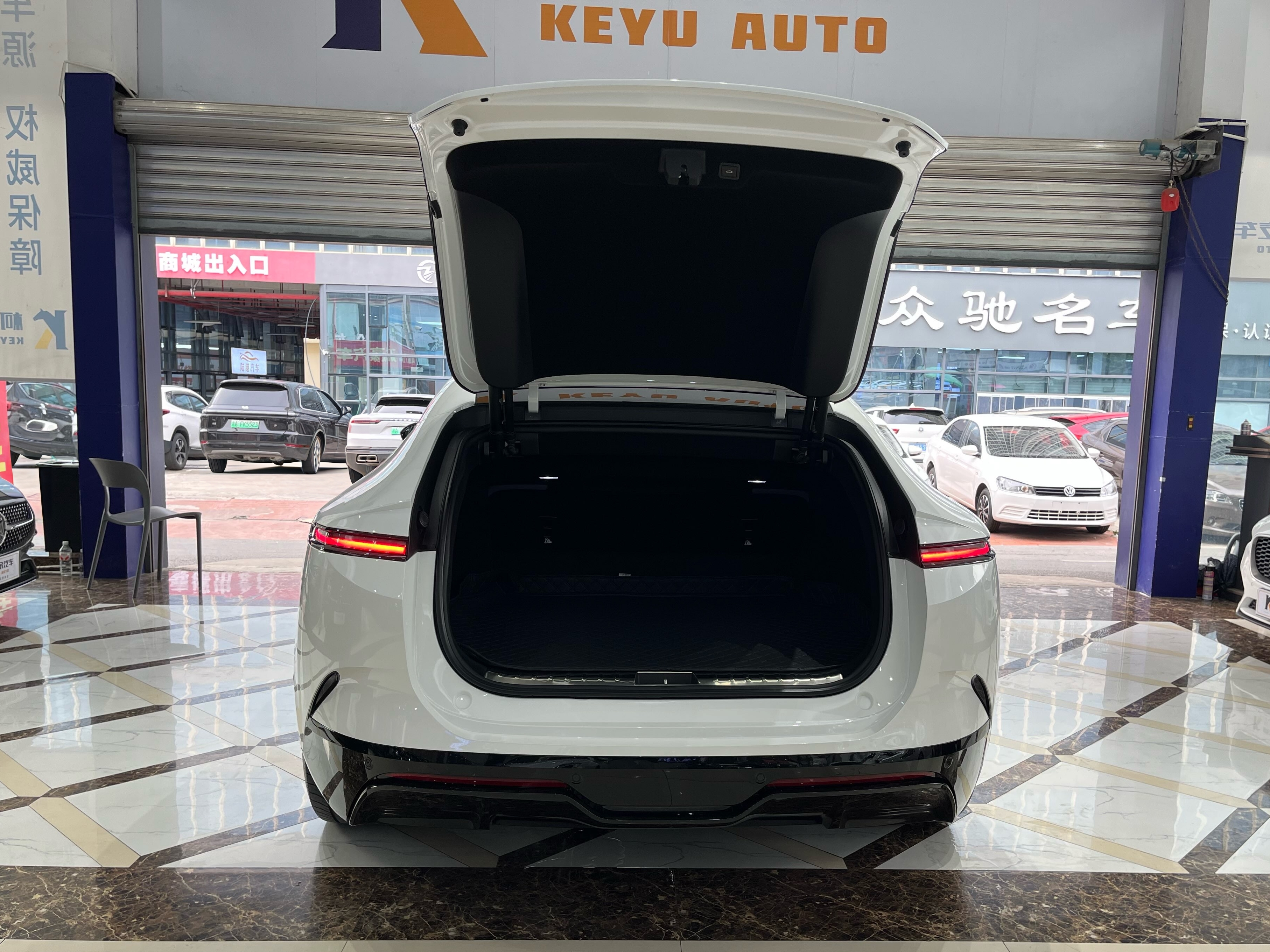 Avatr 12 2025 #14 Avatr 12 2025 car image #14